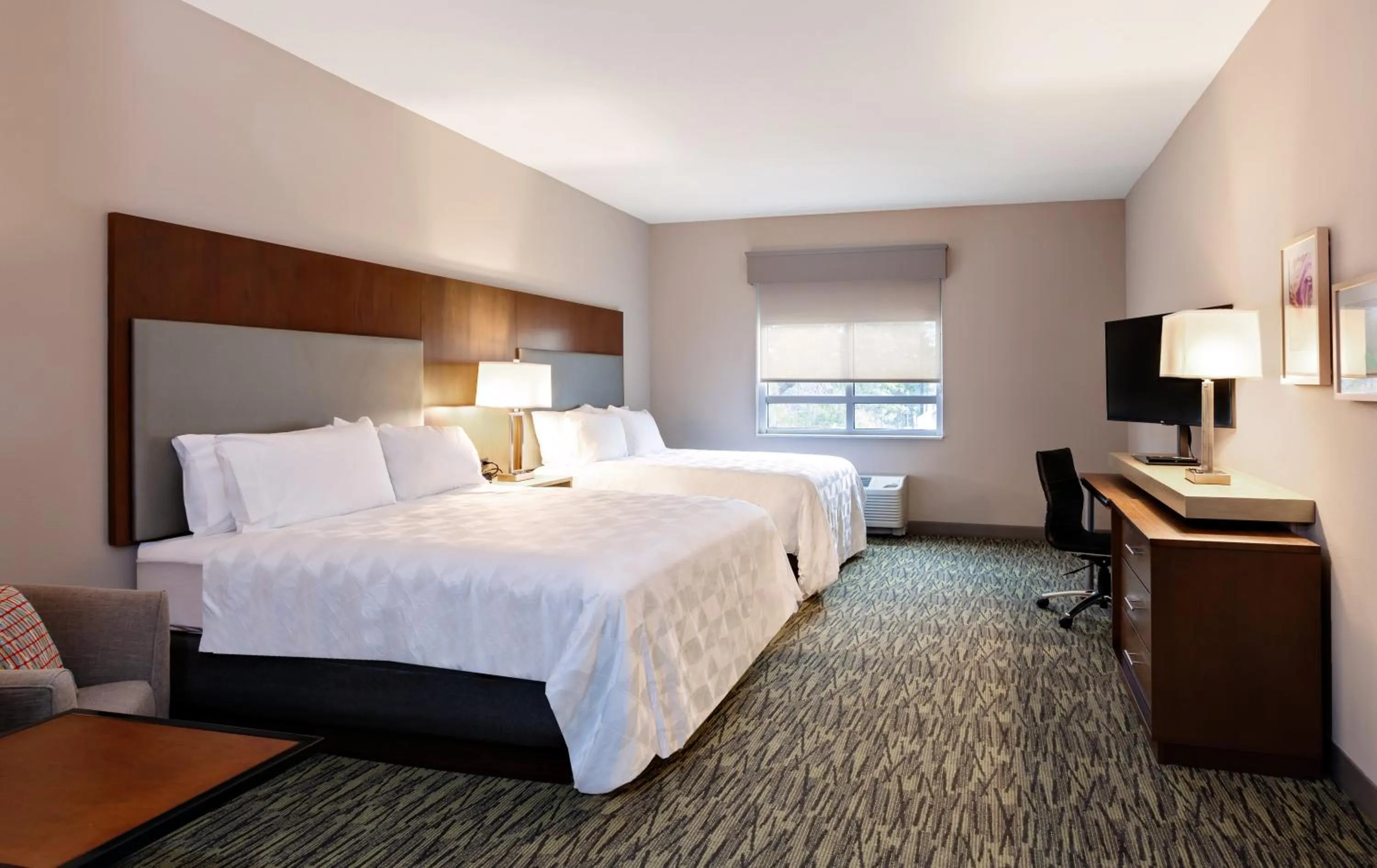 Photo of the whole room, Bed in Holiday Inn - Tallahassee E Capitol - Univ by IHG