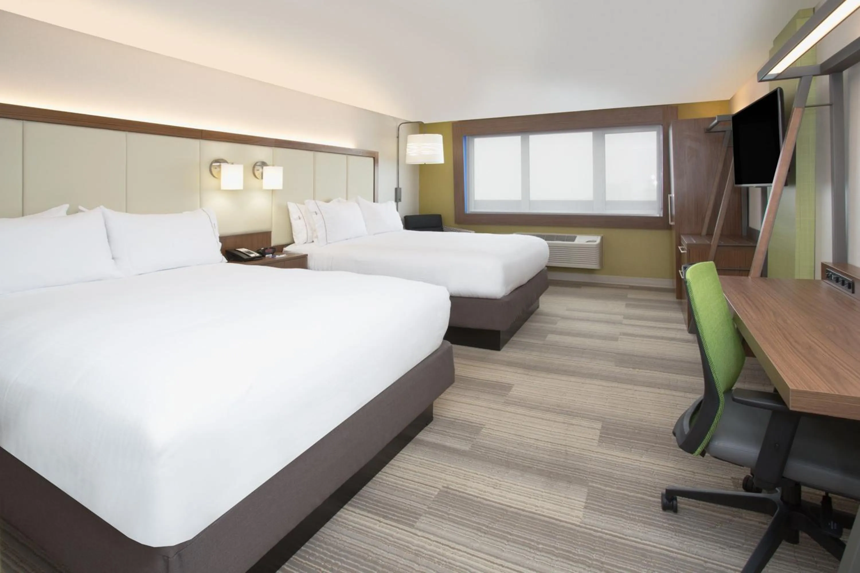 Photo of the whole room, Bed in Holiday Inn Express & Suites - Lexington W - Versailles by IHG