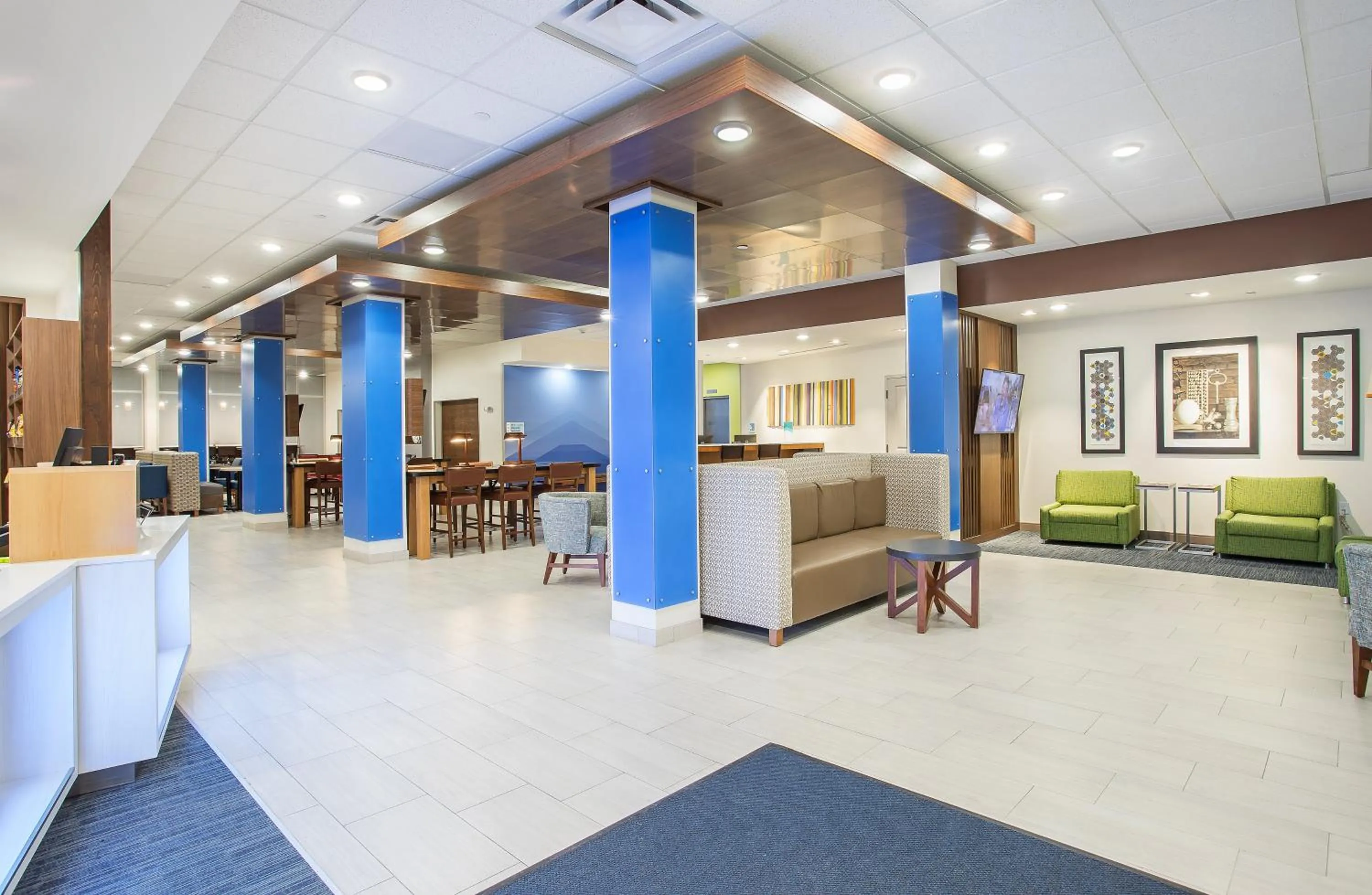 Property building in Holiday Inn Express & Suites - Lexington W - Versailles by IHG