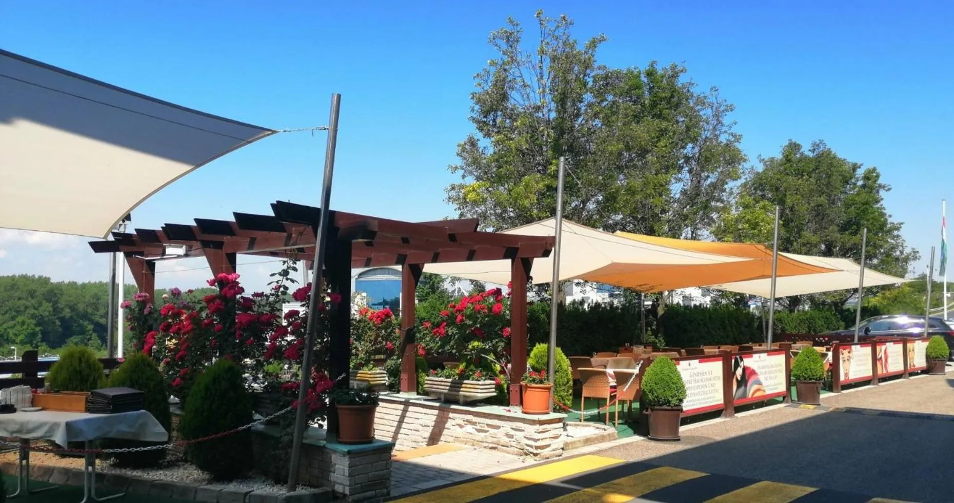 Garden in Rosengarten Hotel & Restaurant