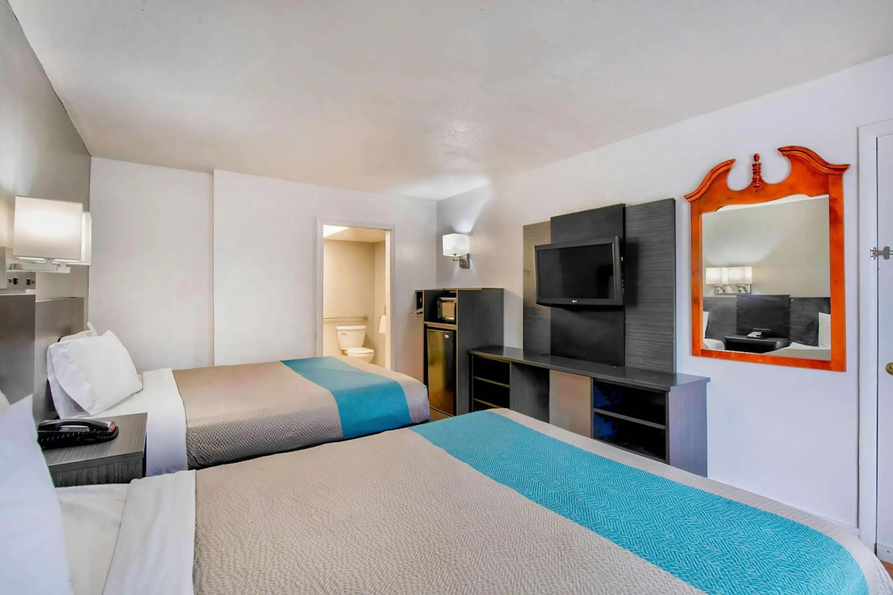 Bedroom, Bed in Motel 6 Byron, Ga