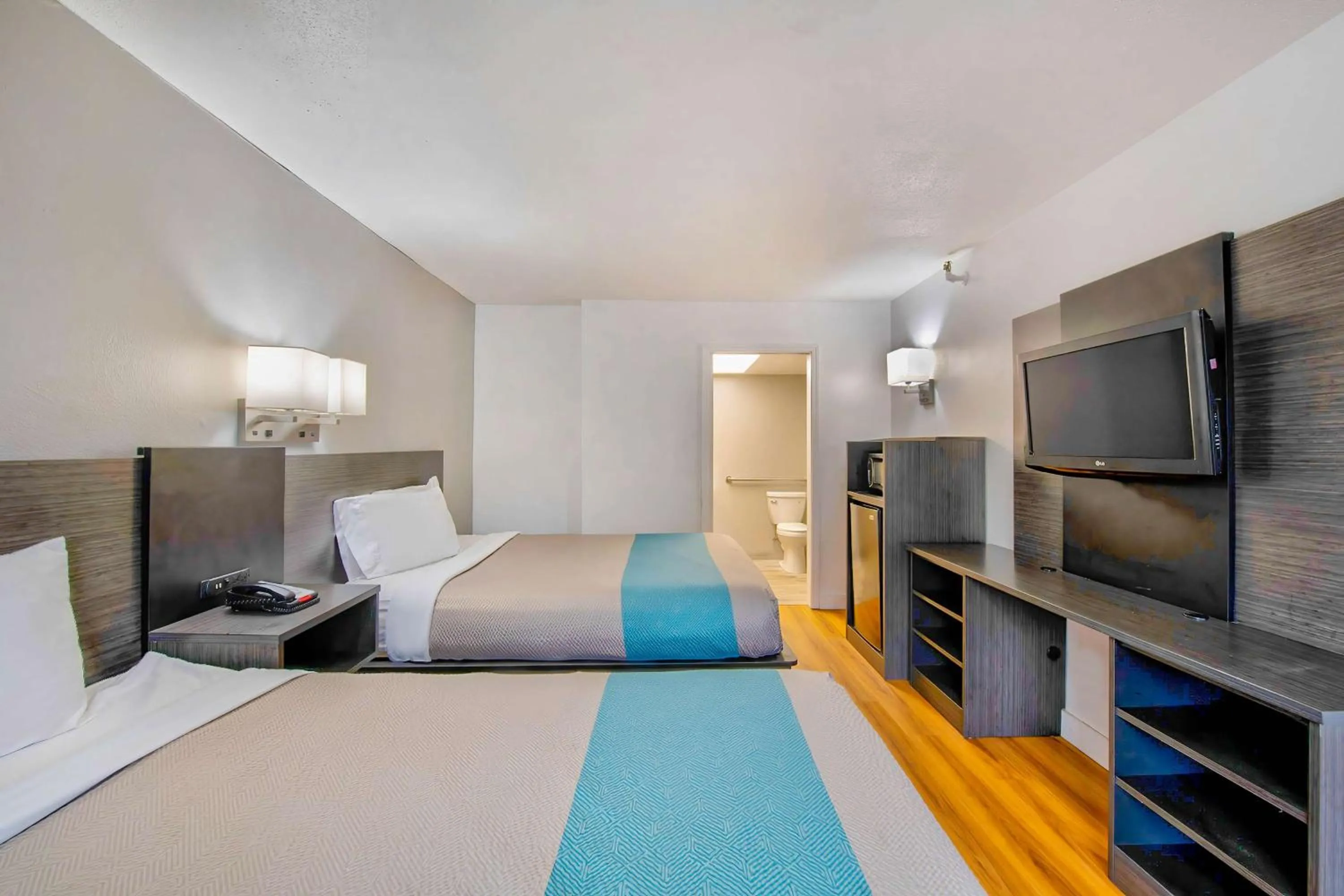 Bedroom, Bed in Motel 6 Byron, Ga