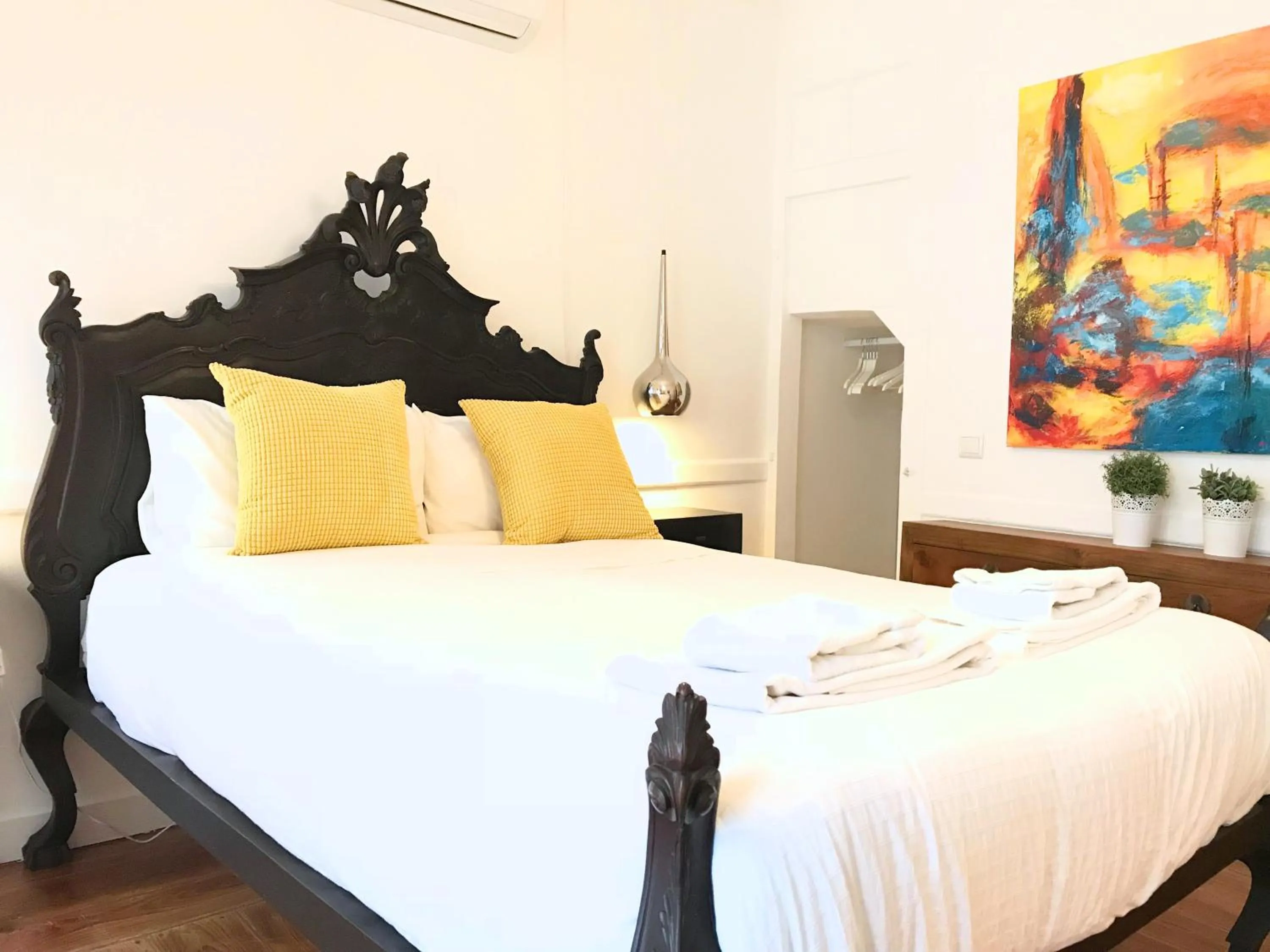 Decorative detail, Bed in SantoSweethome 2