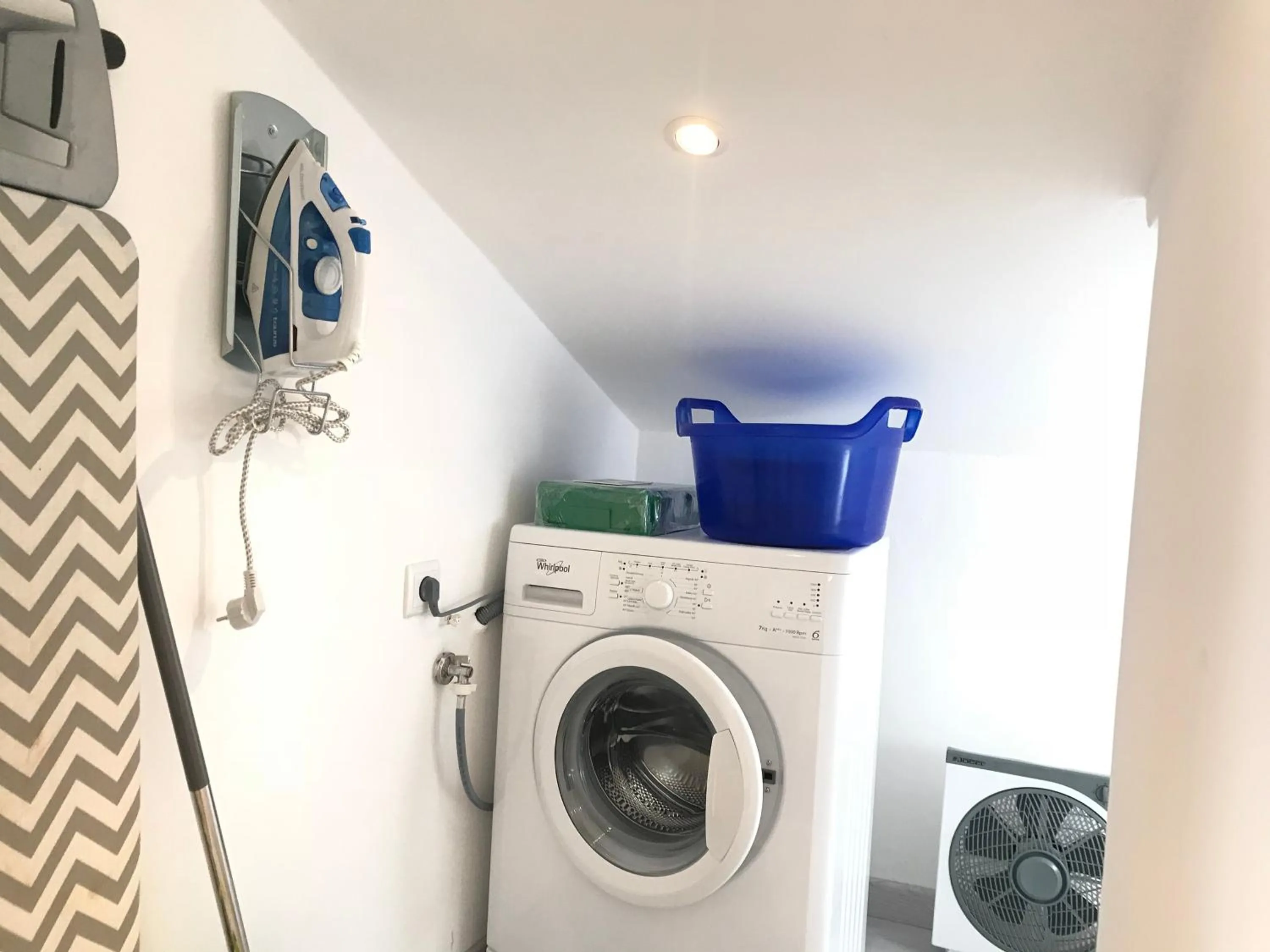 Photo of the whole room in SantoSweethome 2