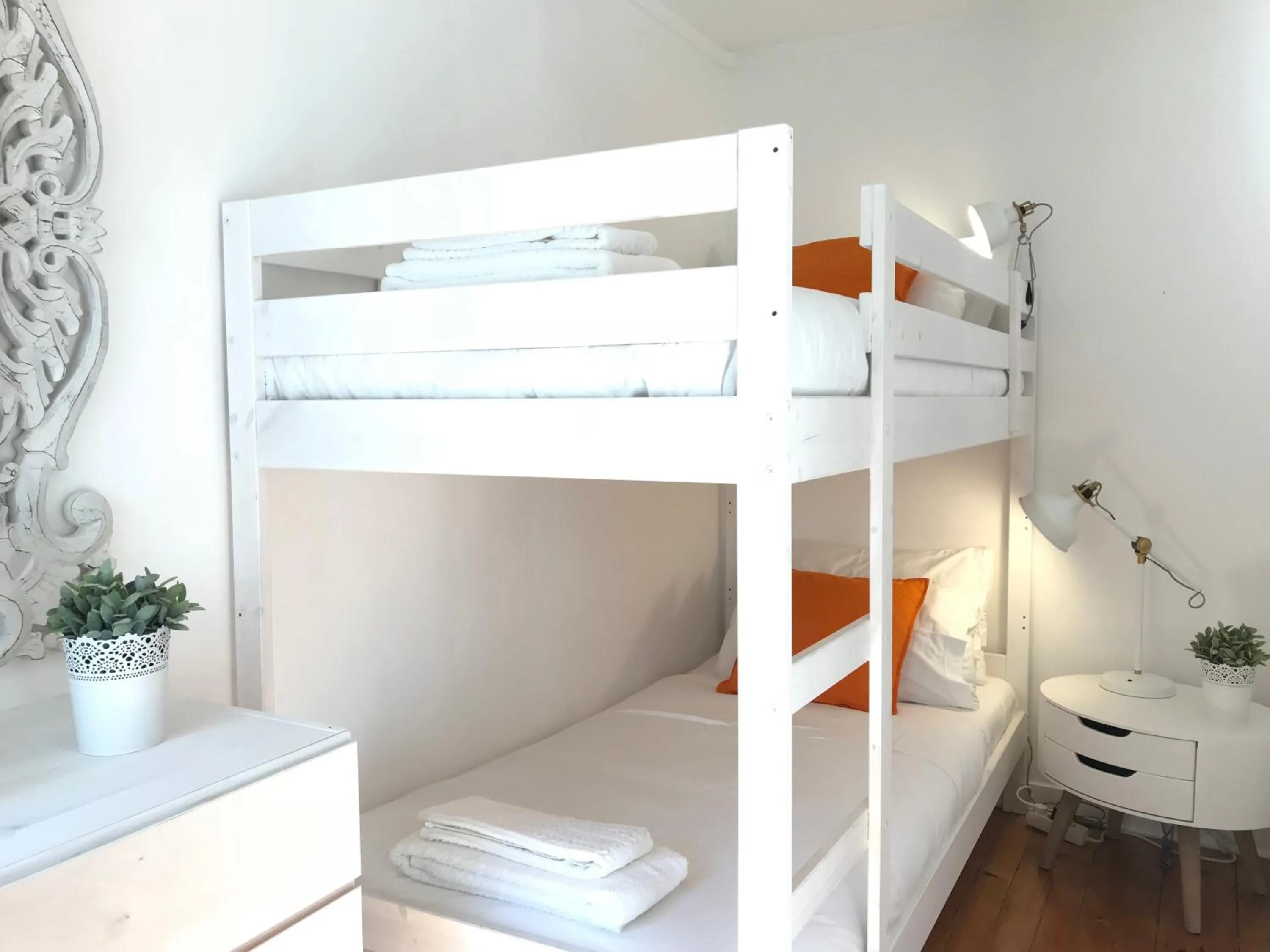 Photo of the whole room, Bed in SantoSweethome 2