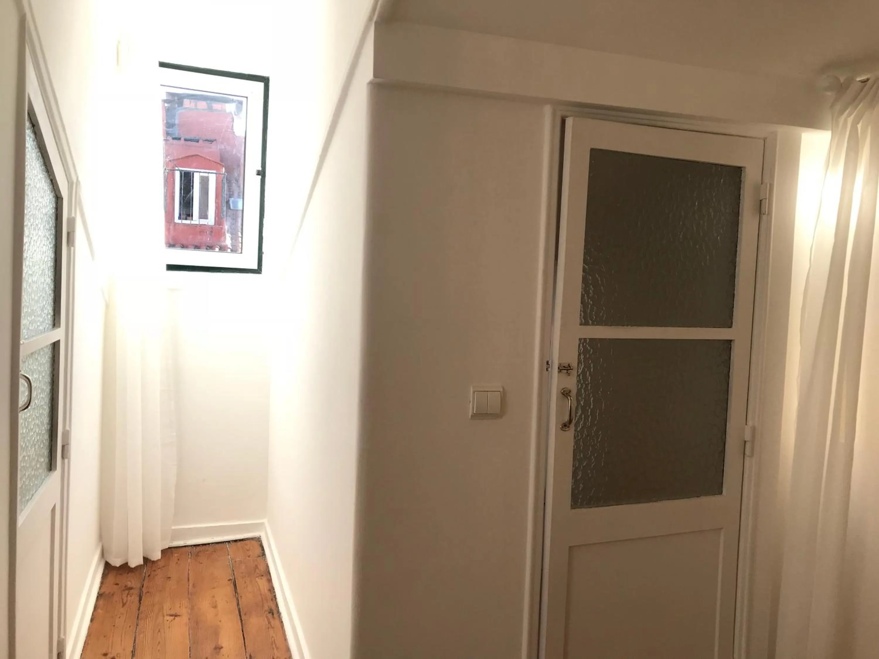 Photo of the whole room in SantoSweethome 2