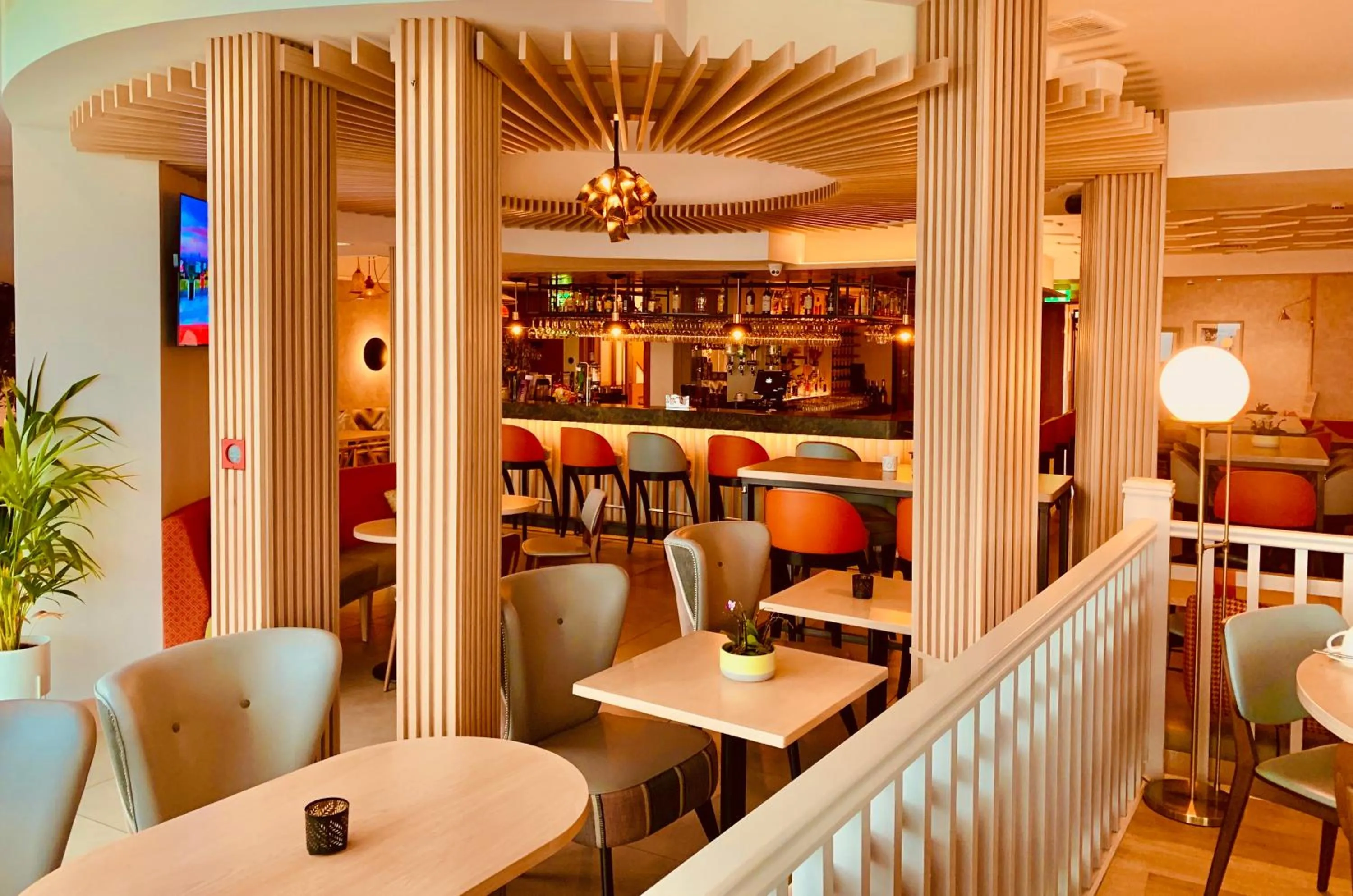 Restaurant/places to eat in Bayview Hotel