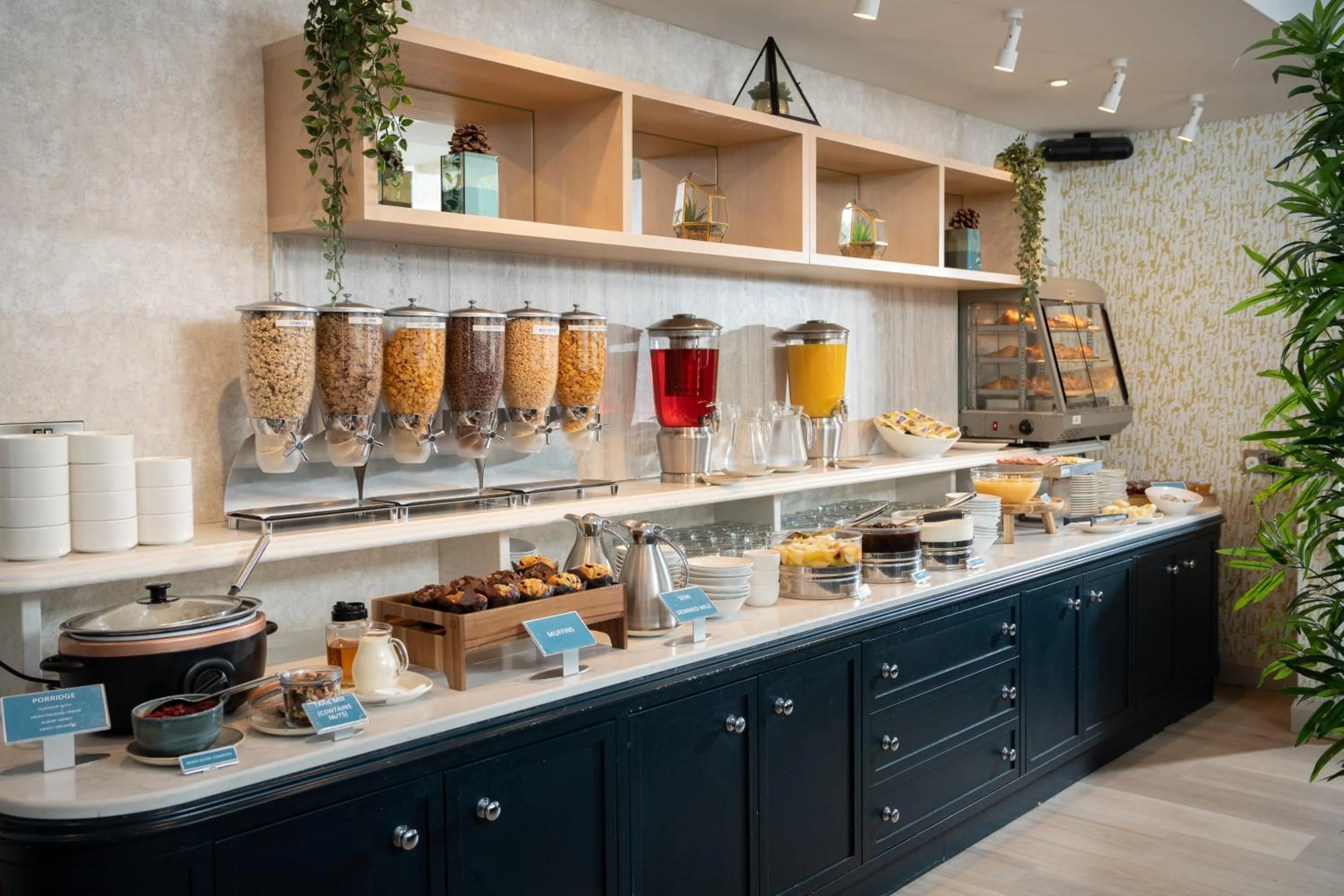 Restaurant/places to eat in Bayview Hotel