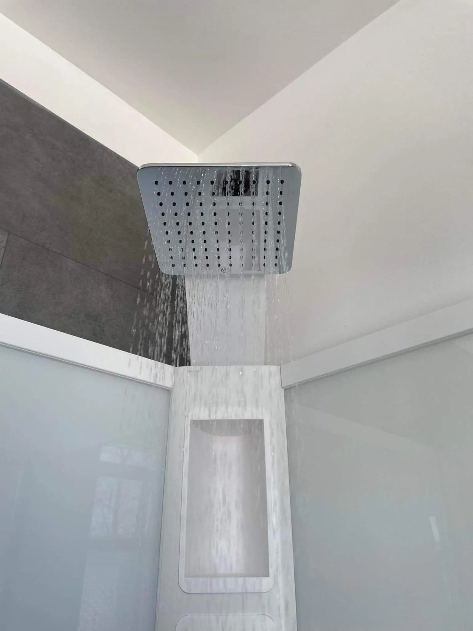 Shower in Bjork Guesthouse