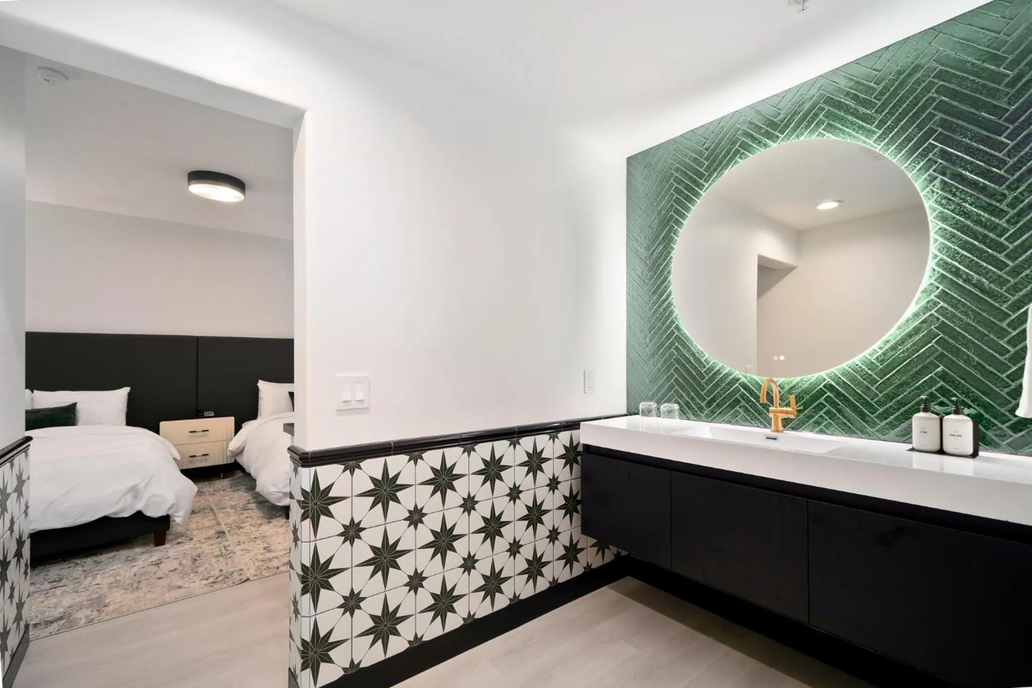 Bathroom in Casablanca Inn