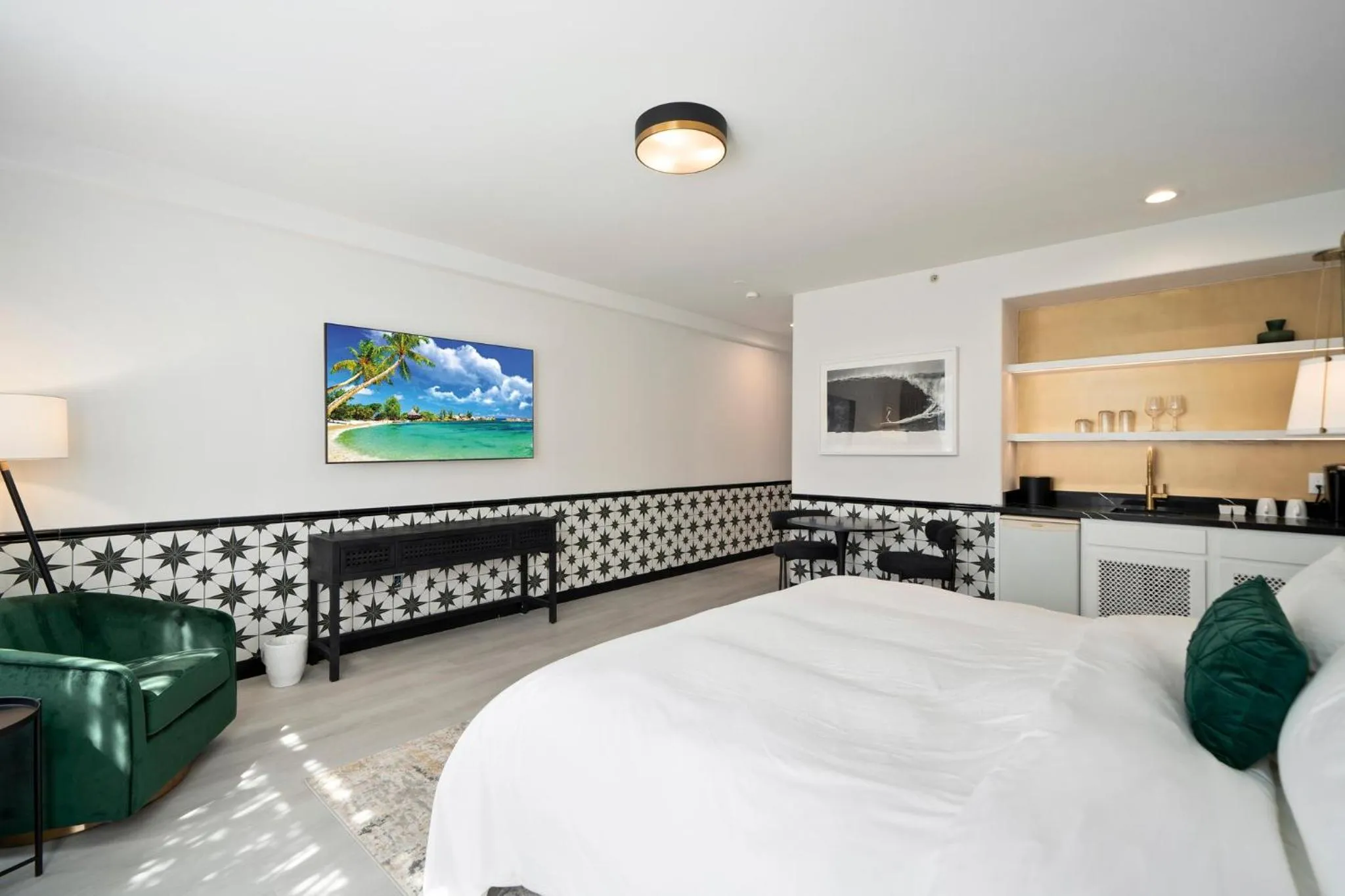 Bed in Casablanca Inn