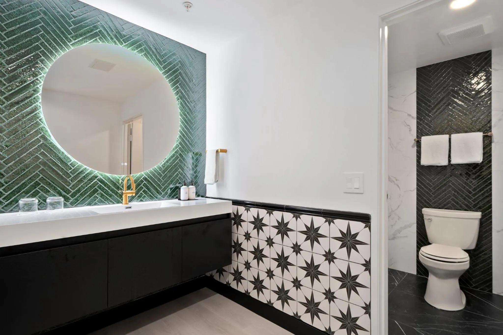 Bathroom in Casablanca Inn