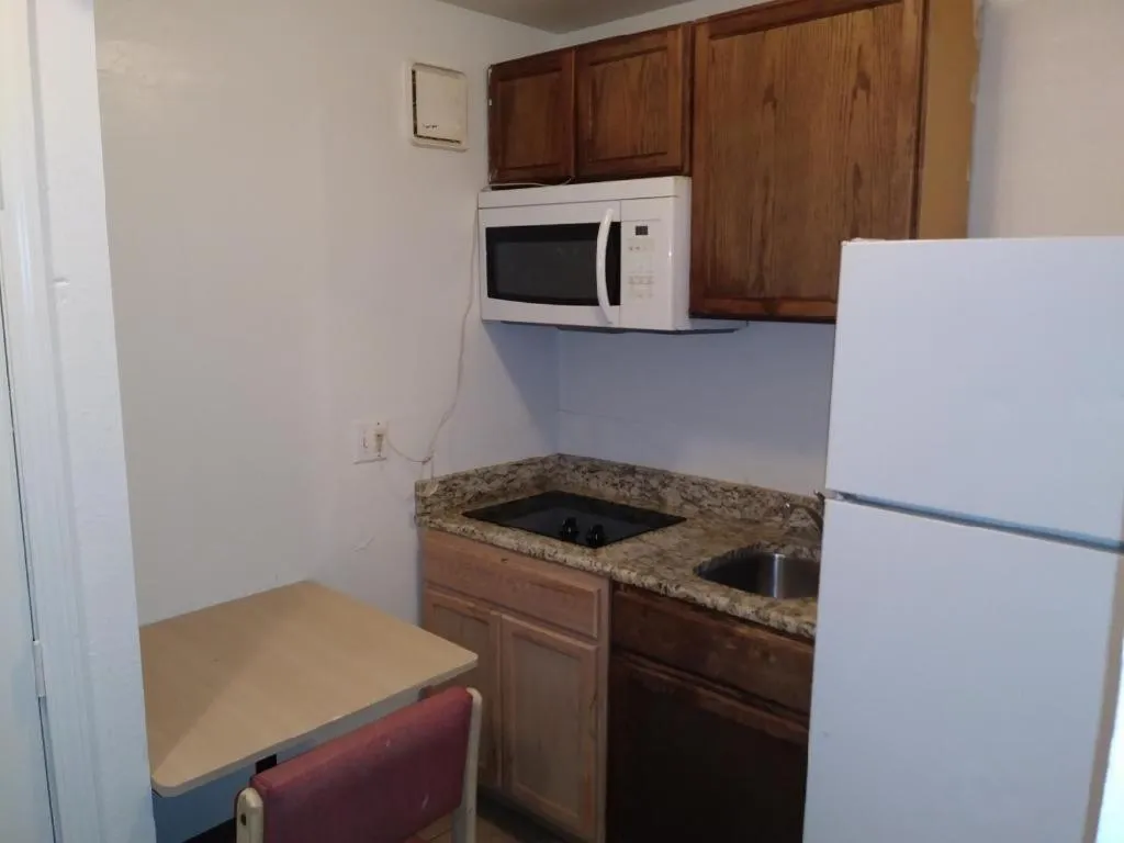 Kitchen or kitchenette in Americas Best Value Inn Amarillo Airport/Grand Street