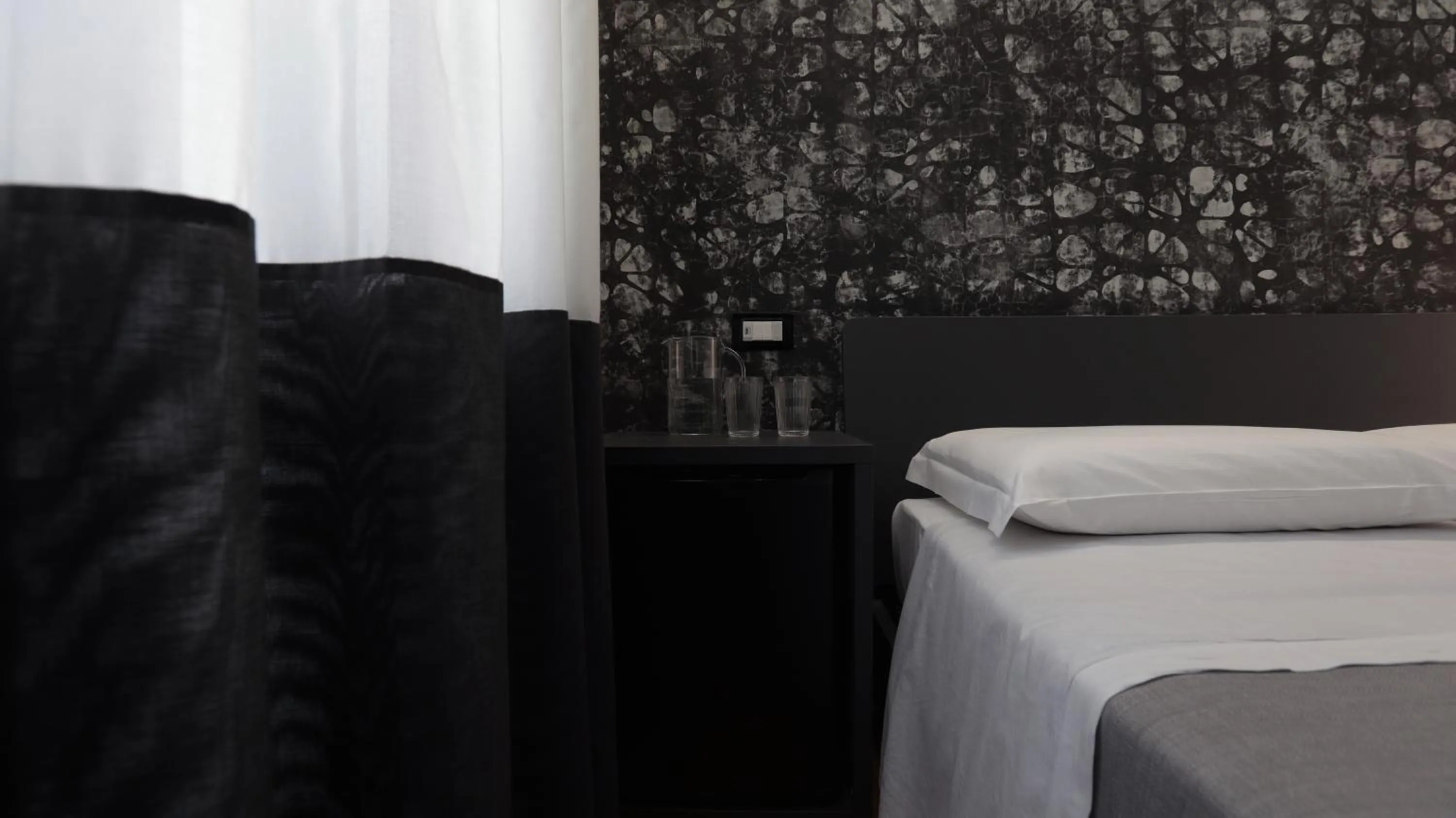 Bed in Suite Inn Rome