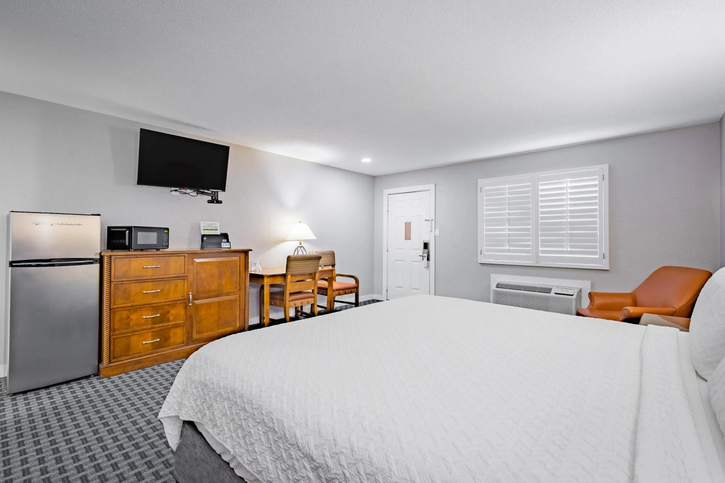 TV and multimedia, Bed in Welcome Inn