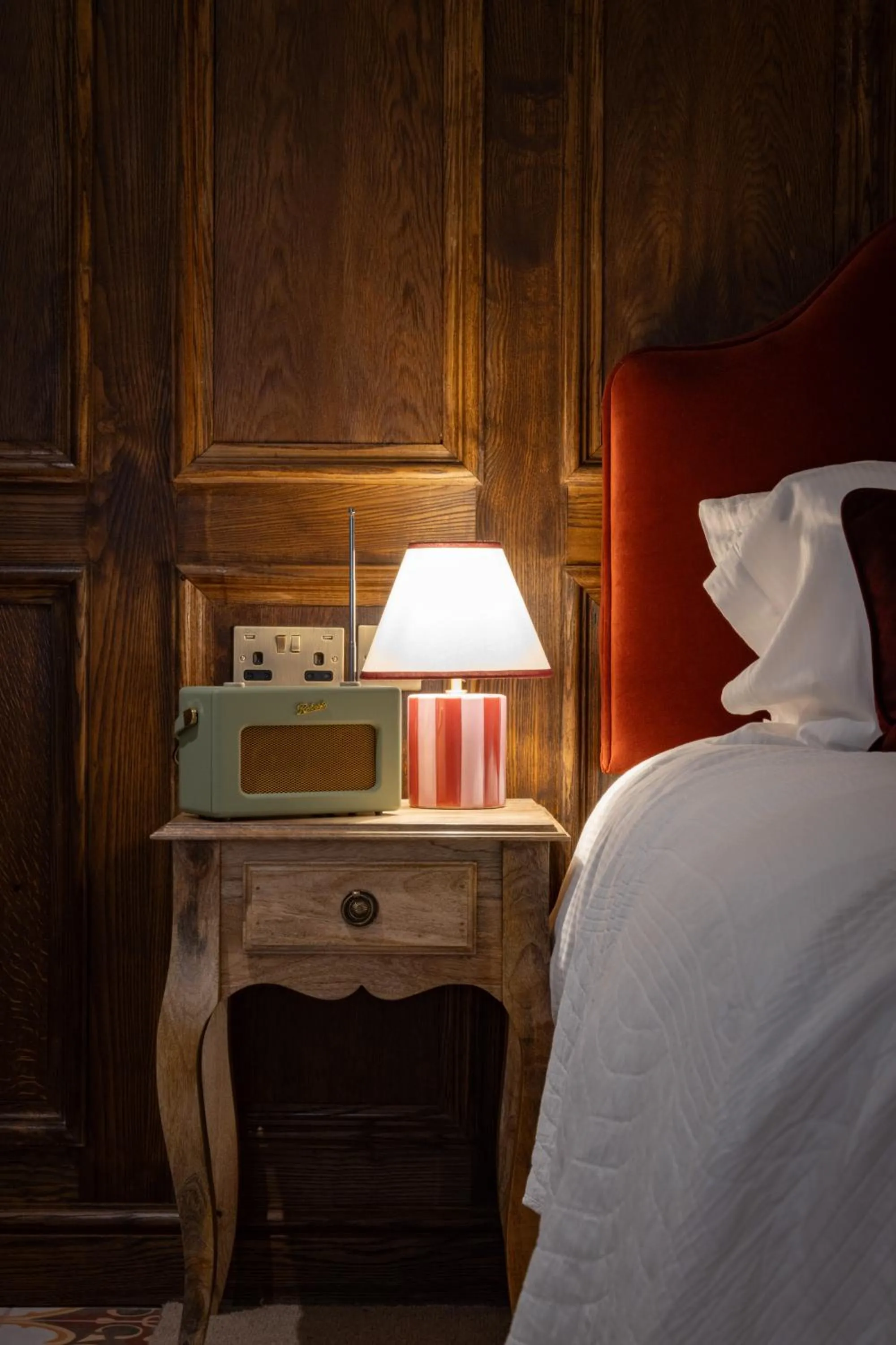 Bedroom, Bed in The White Hart - A Heartwood Inn