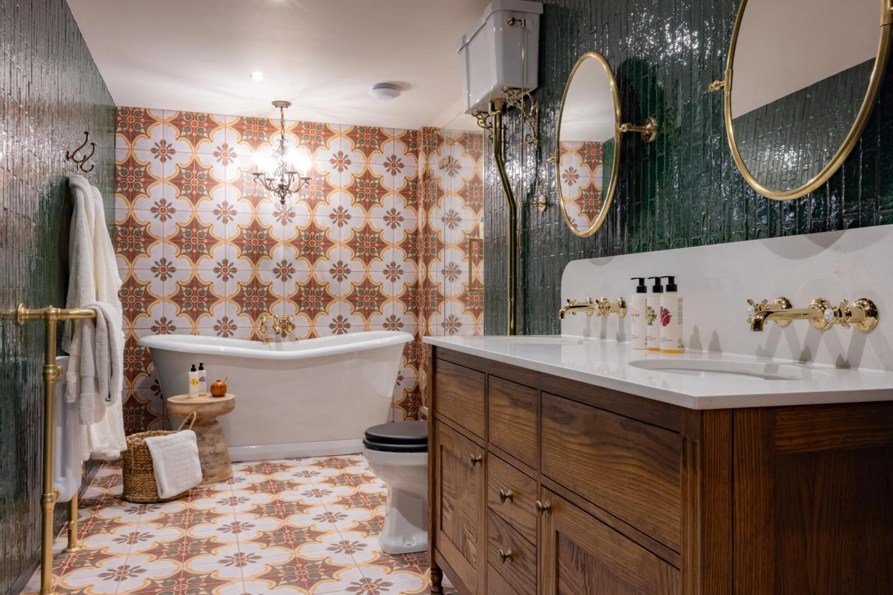 Bathroom in The White Hart - A Heartwood Inn