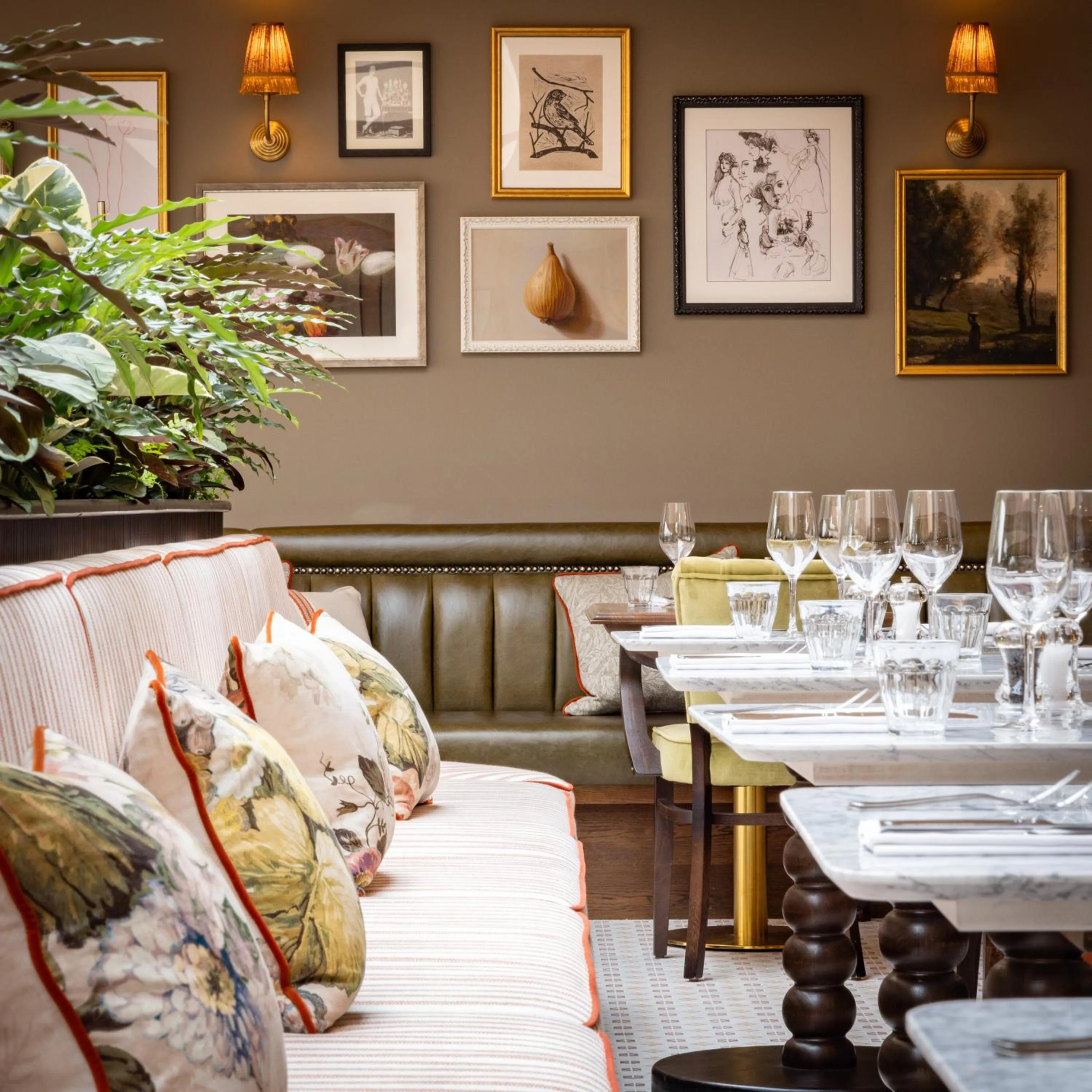 Restaurant/places to eat in The White Hart - A Heartwood Inn