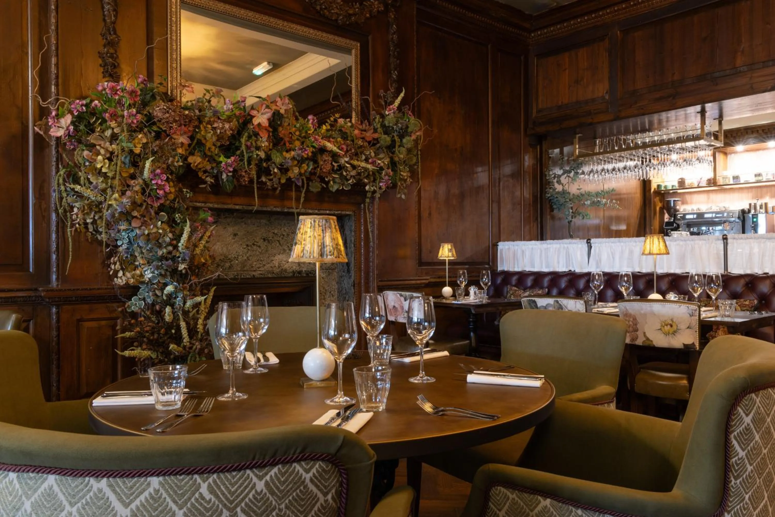 Restaurant/places to eat in The White Hart - A Heartwood Inn