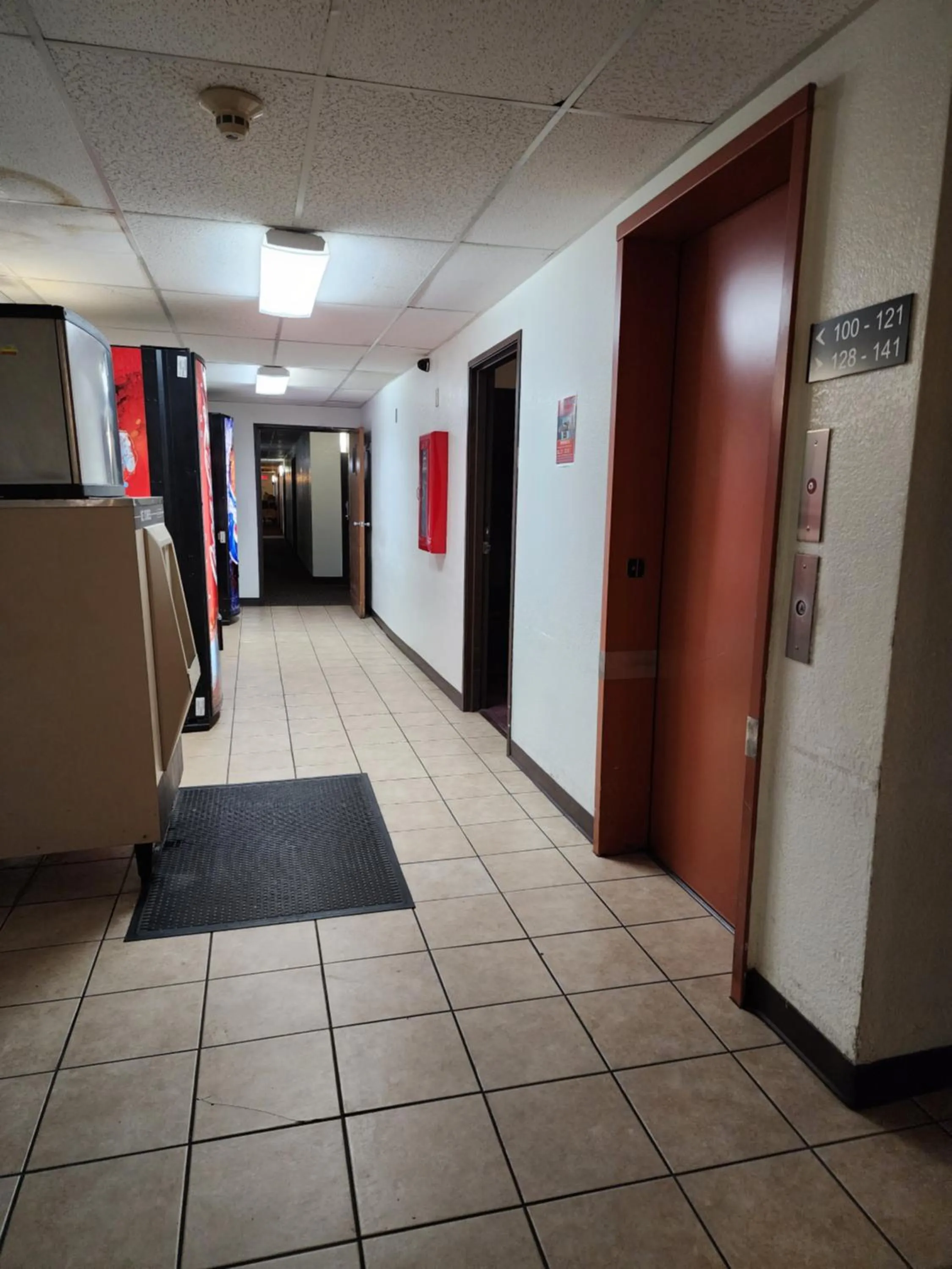 elevator in Grizzly Inn