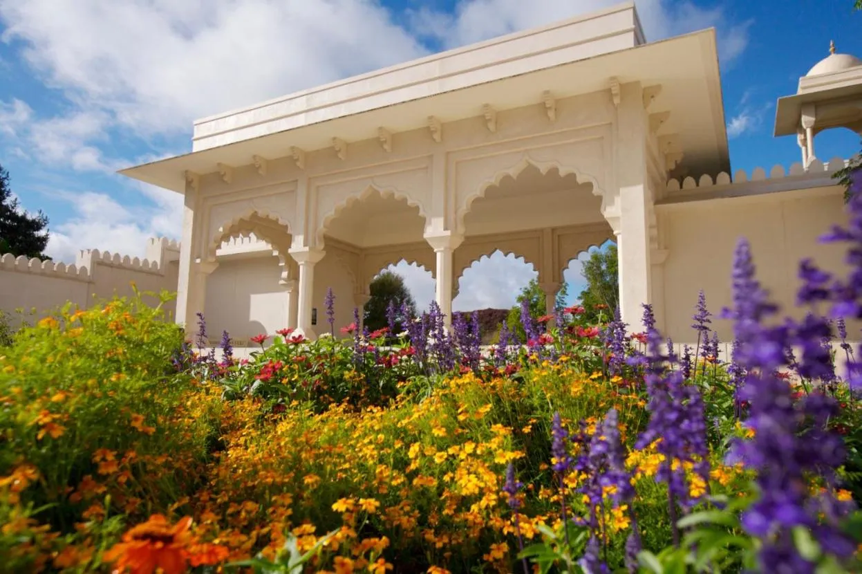 Property building in Lake Point Motel