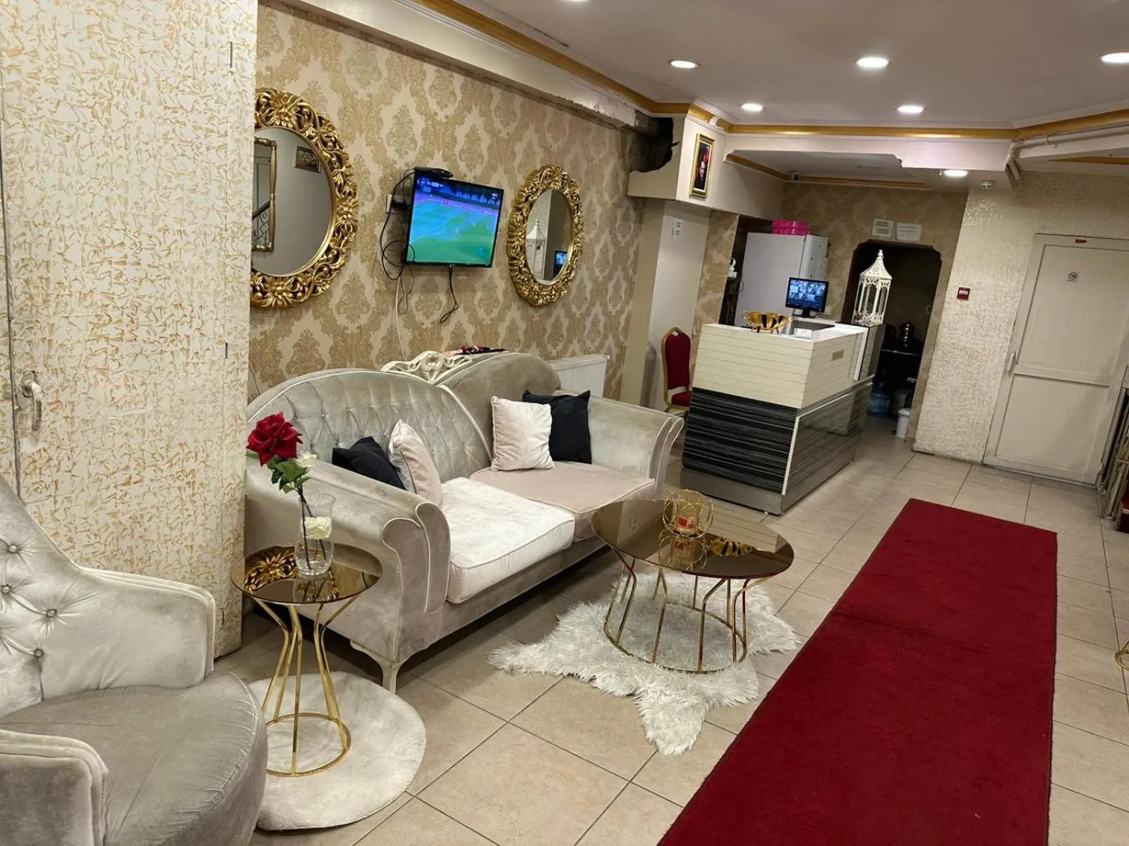 Lobby or reception in şah otel