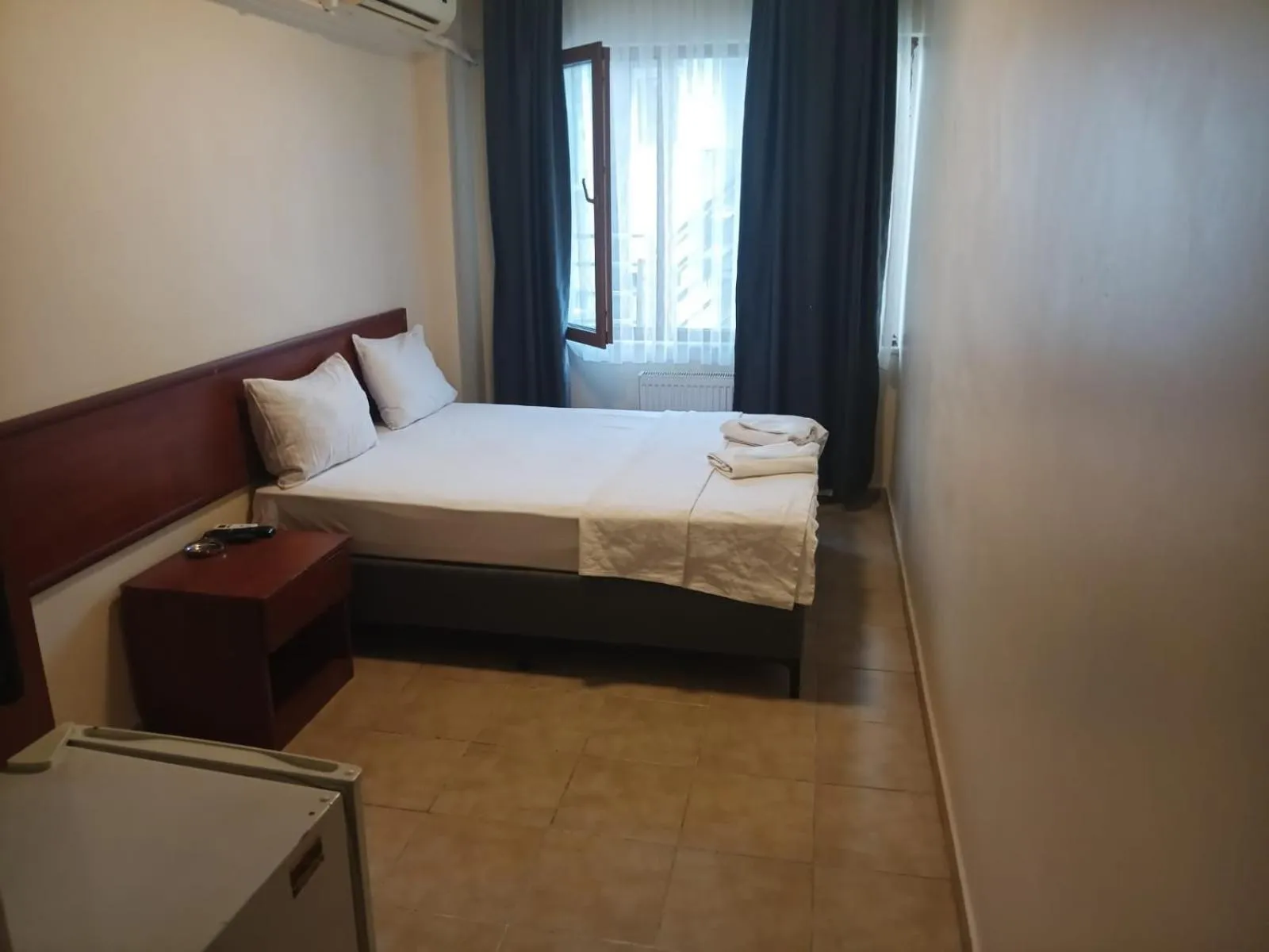 Photo of the whole room, Bed in şah otel