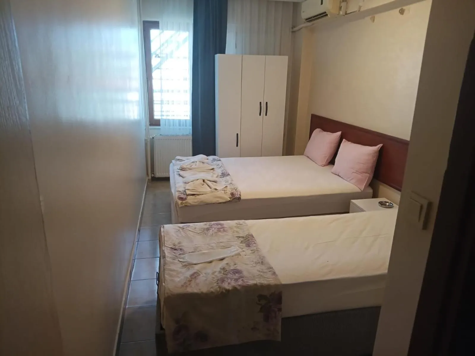 Photo of the whole room, Bed in şah otel