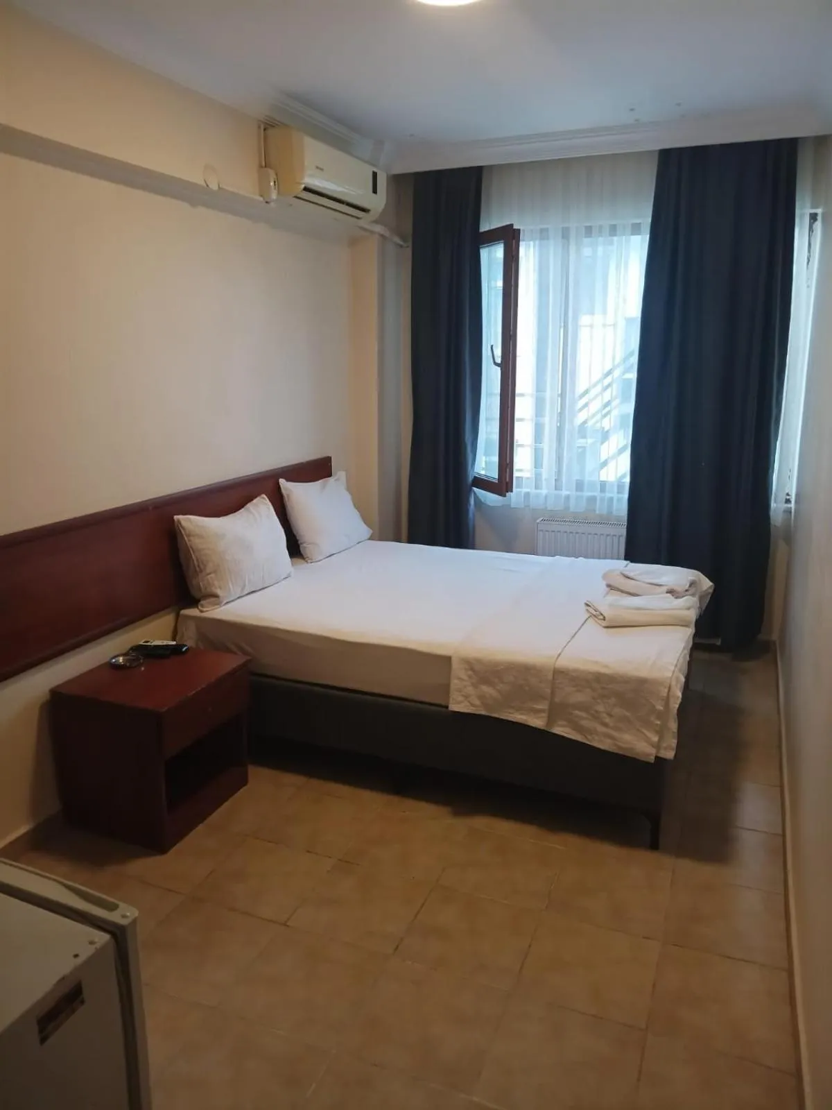 Photo of the whole room, Bed in şah otel