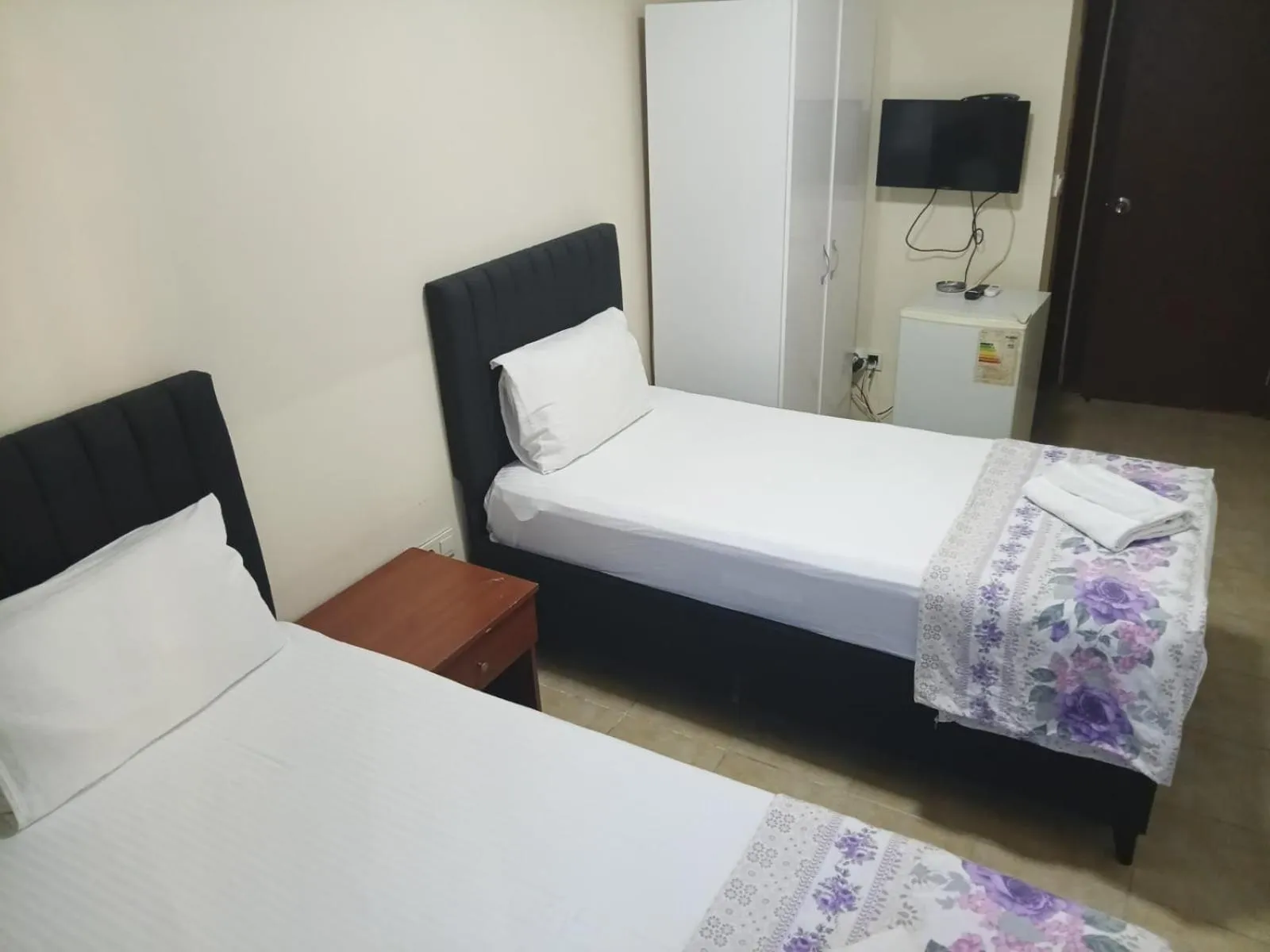 Photo of the whole room, Bed in şah otel