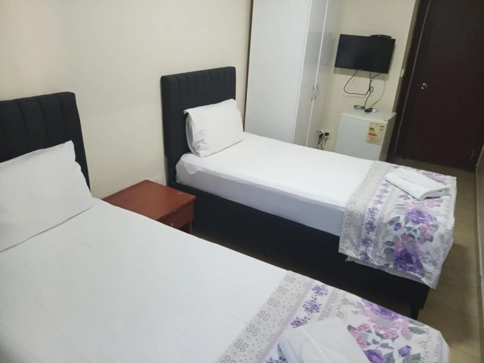 Photo of the whole room, Bed in şah otel