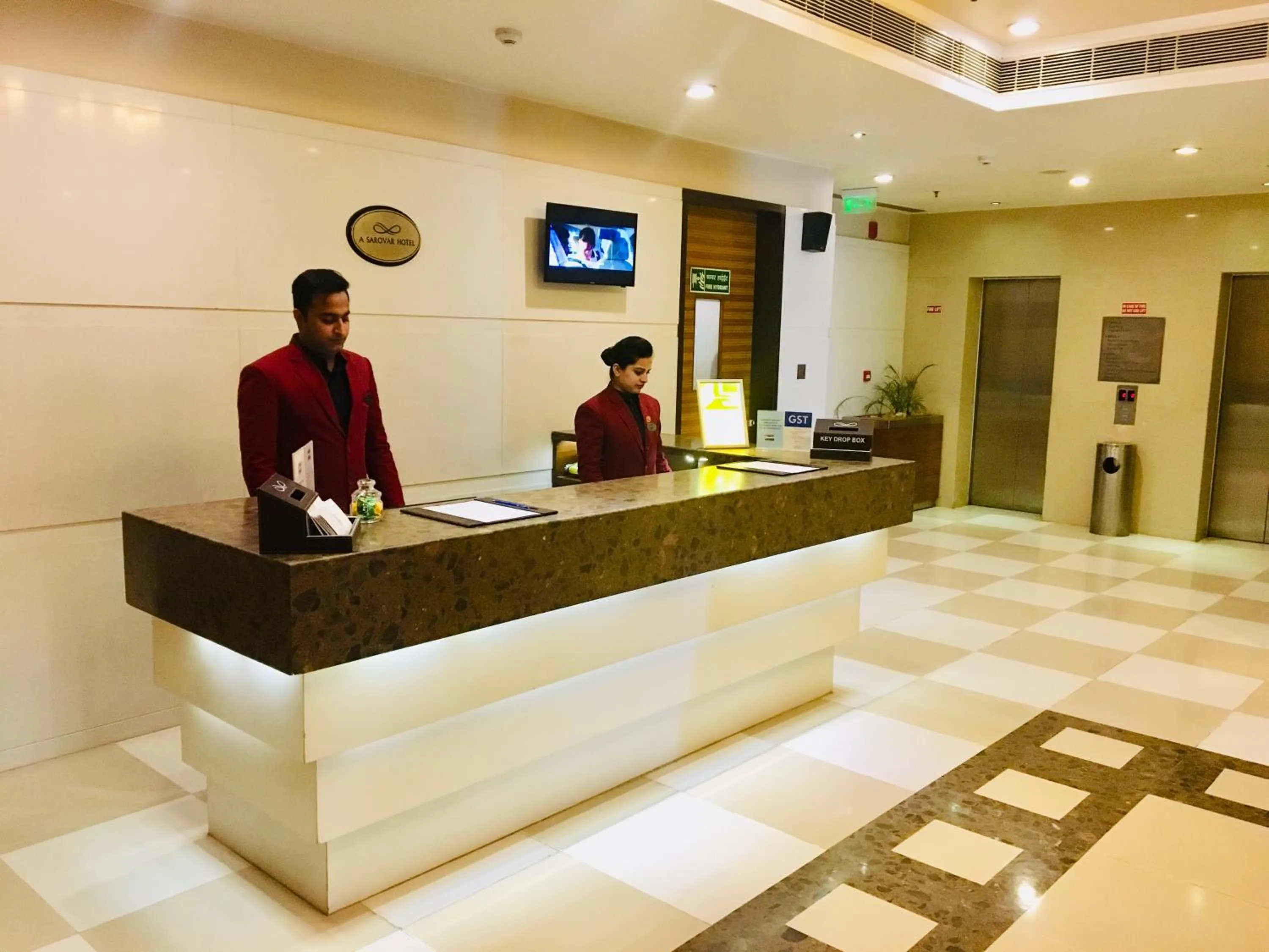 Lobby or reception in Hometel Chandigarh