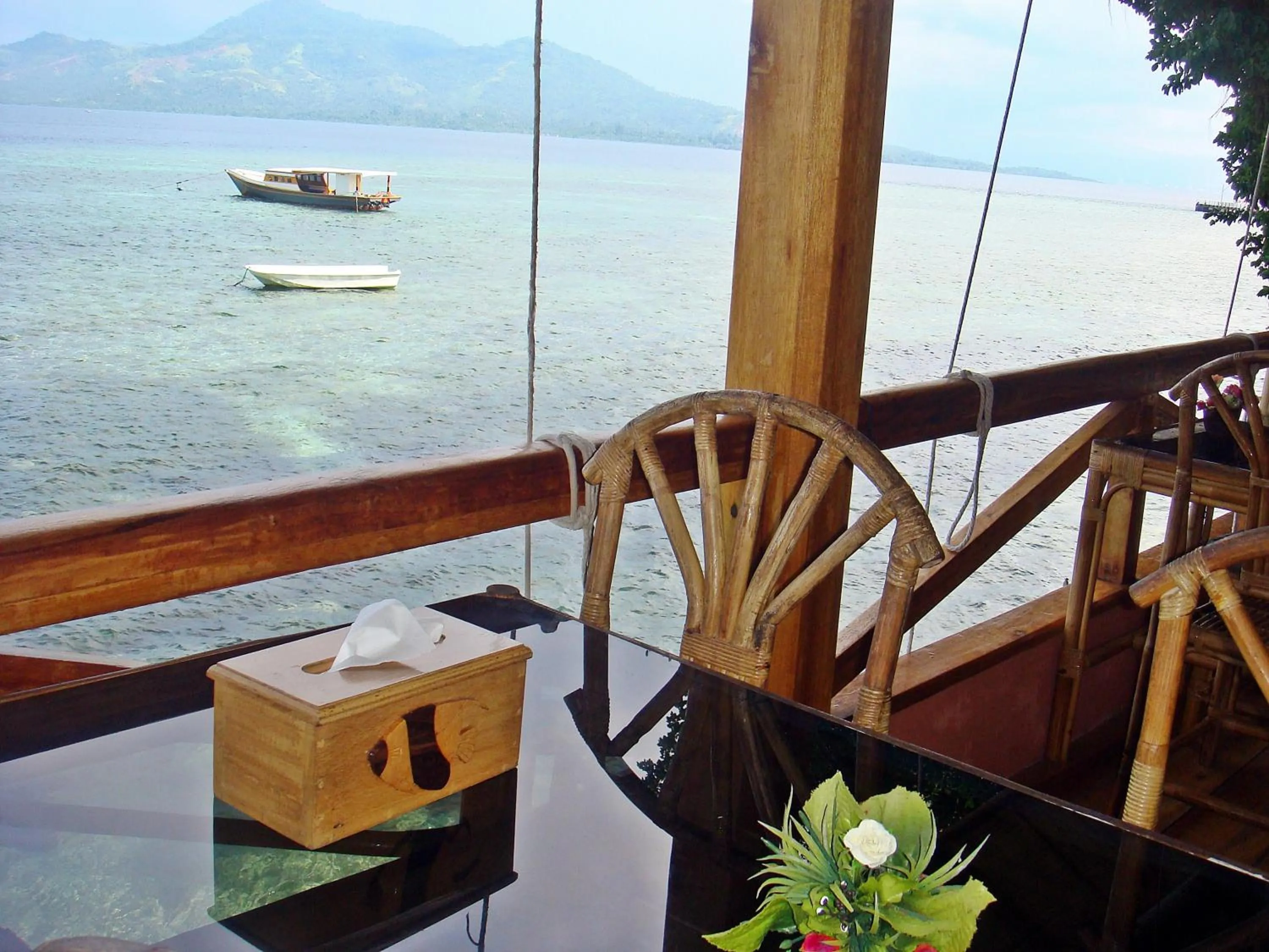 Restaurant/places to eat in Bunaken Divers Sea Breeze Resort