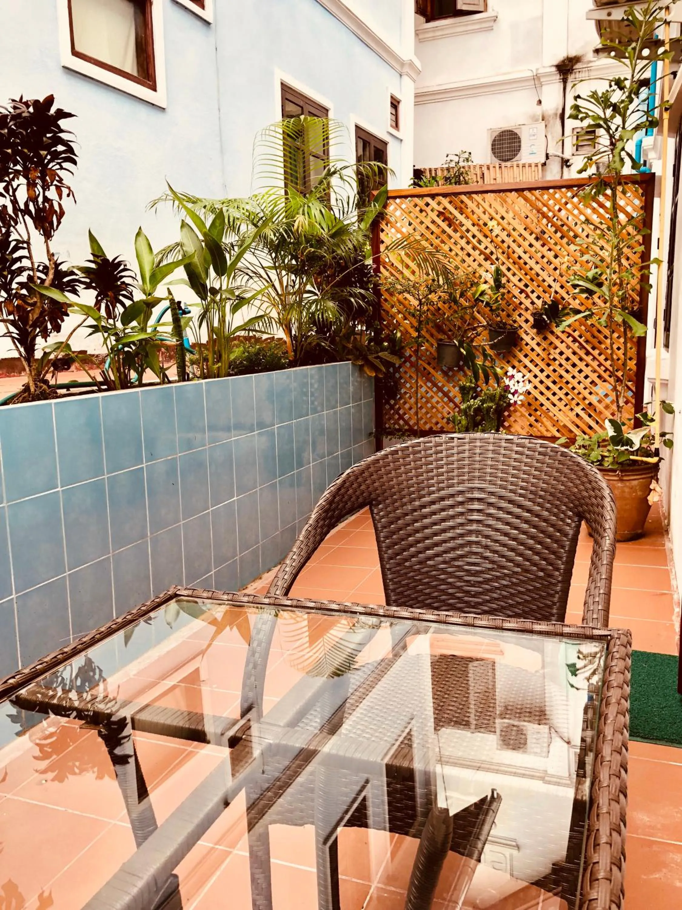 Seating area in Merry Riverside Hotel