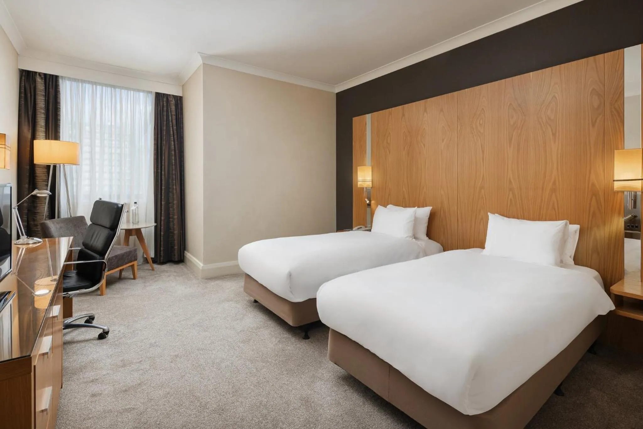 Photo of the whole room, Bed in Crowne Plaza London Ealing by IHG