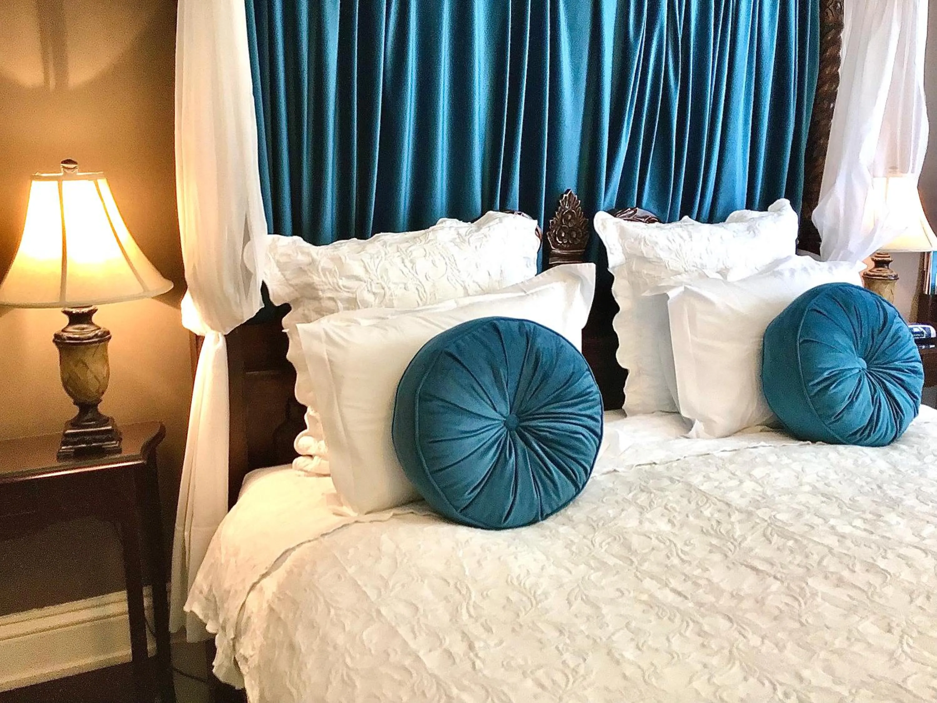 Bed in Kurrajong House