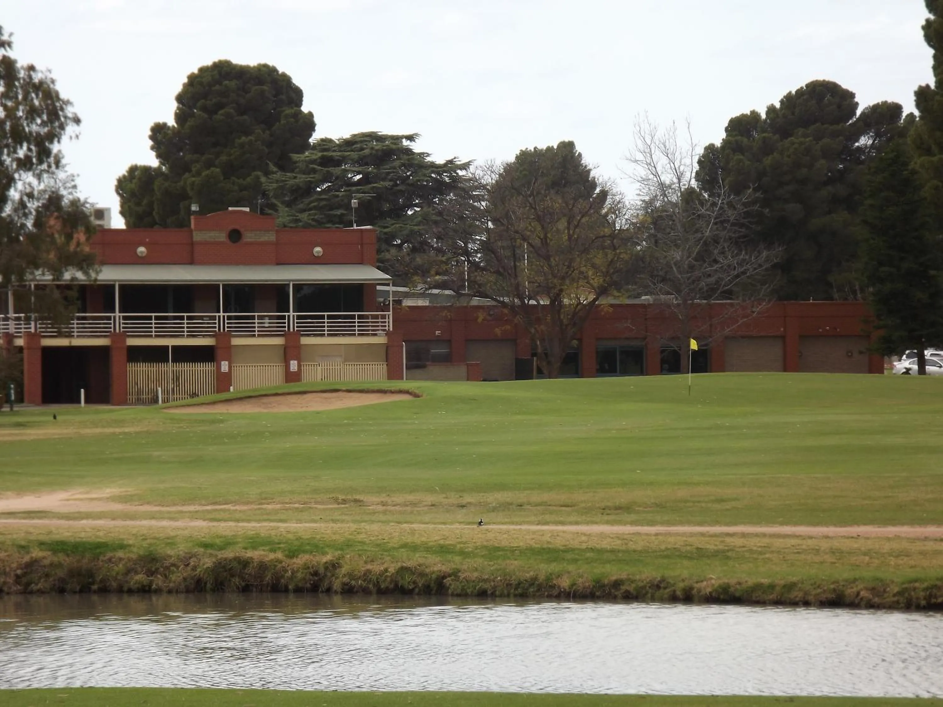 Facade/entrance in Mildura Golf Resort