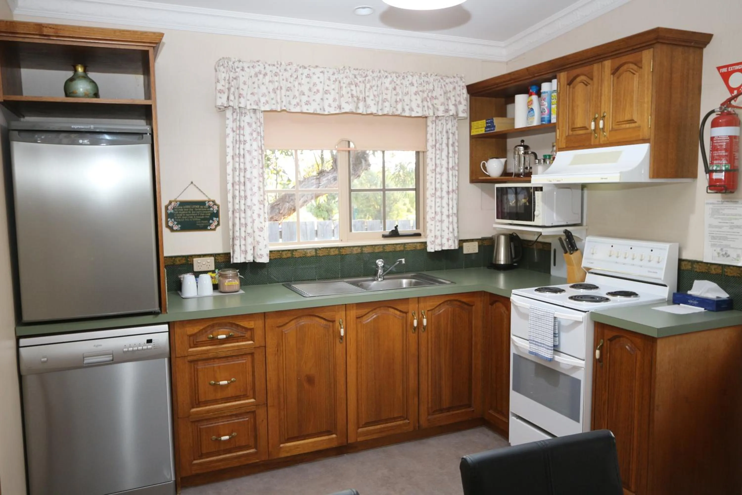 Kitchen or kitchenette in Swansea Cottages & Lodge Suites