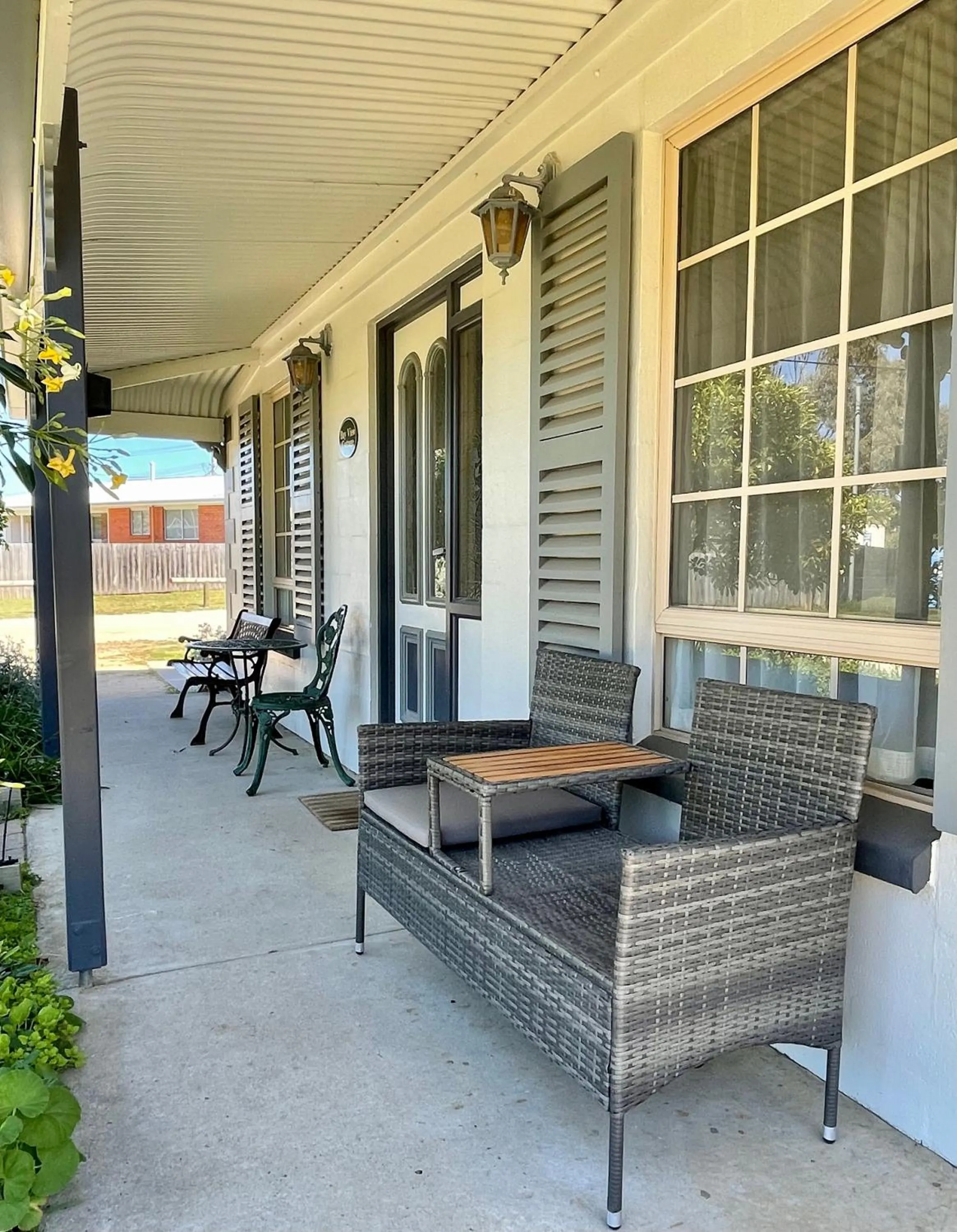 Patio in Swansea Cottages & Lodge Suites