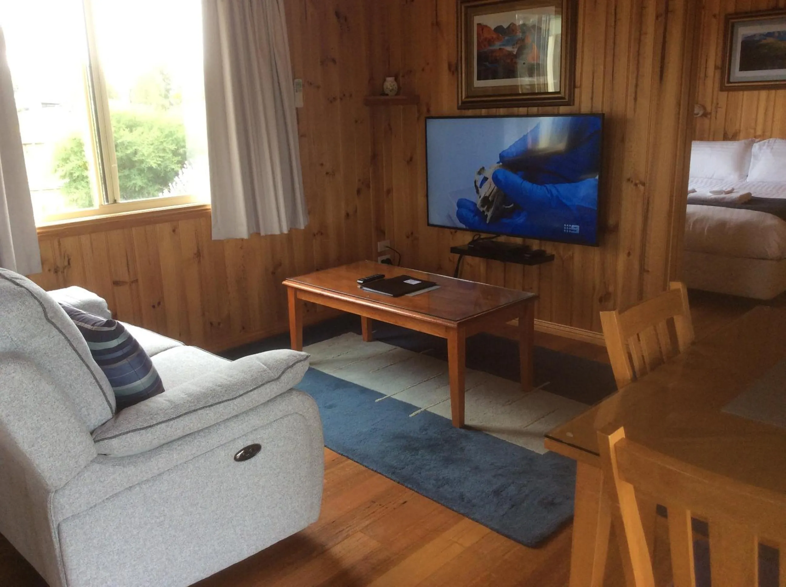 Living room in Swansea Cottages & Lodge Suites