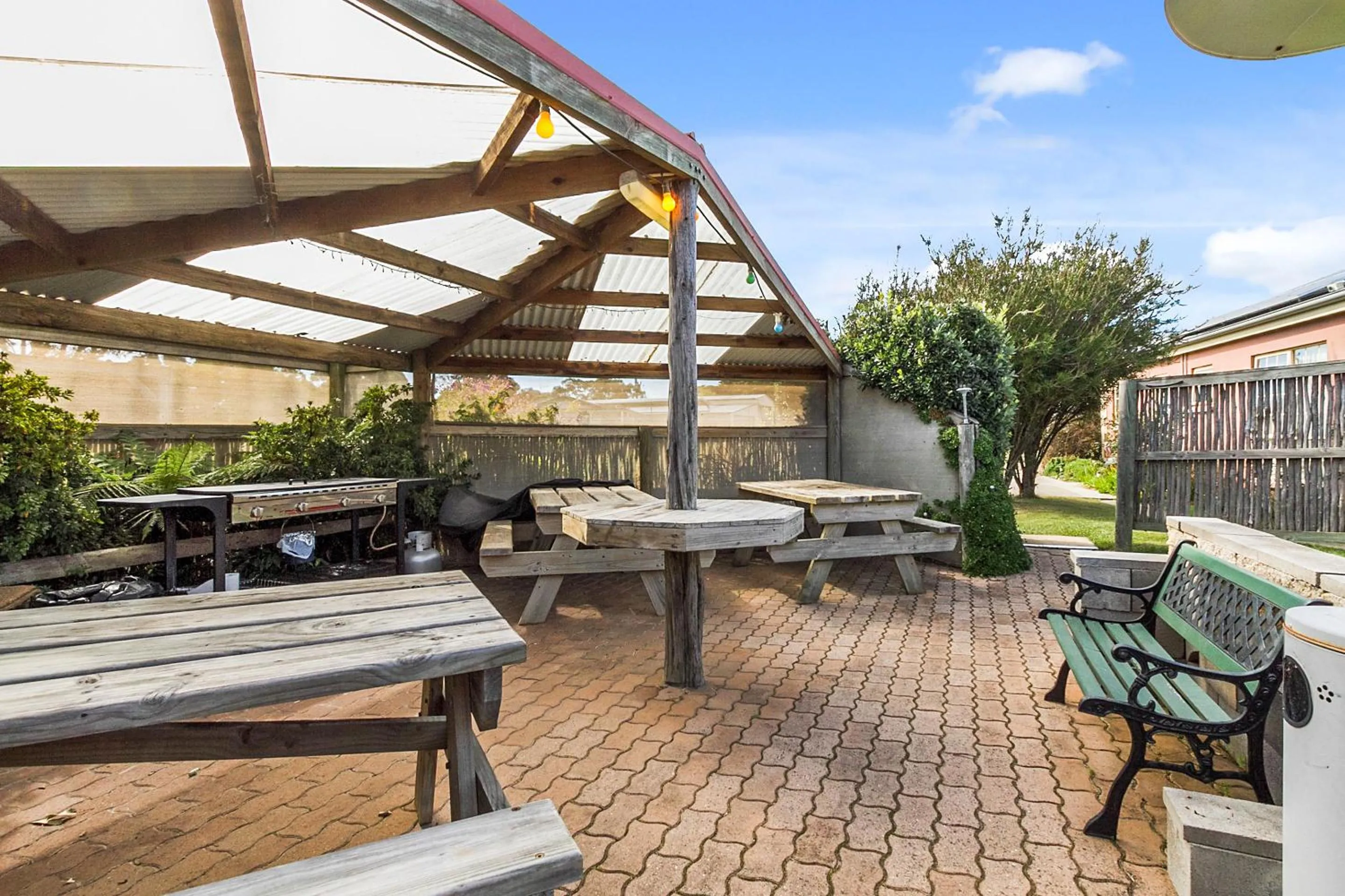 BBQ facilities in Swansea Cottages & Lodge Suites