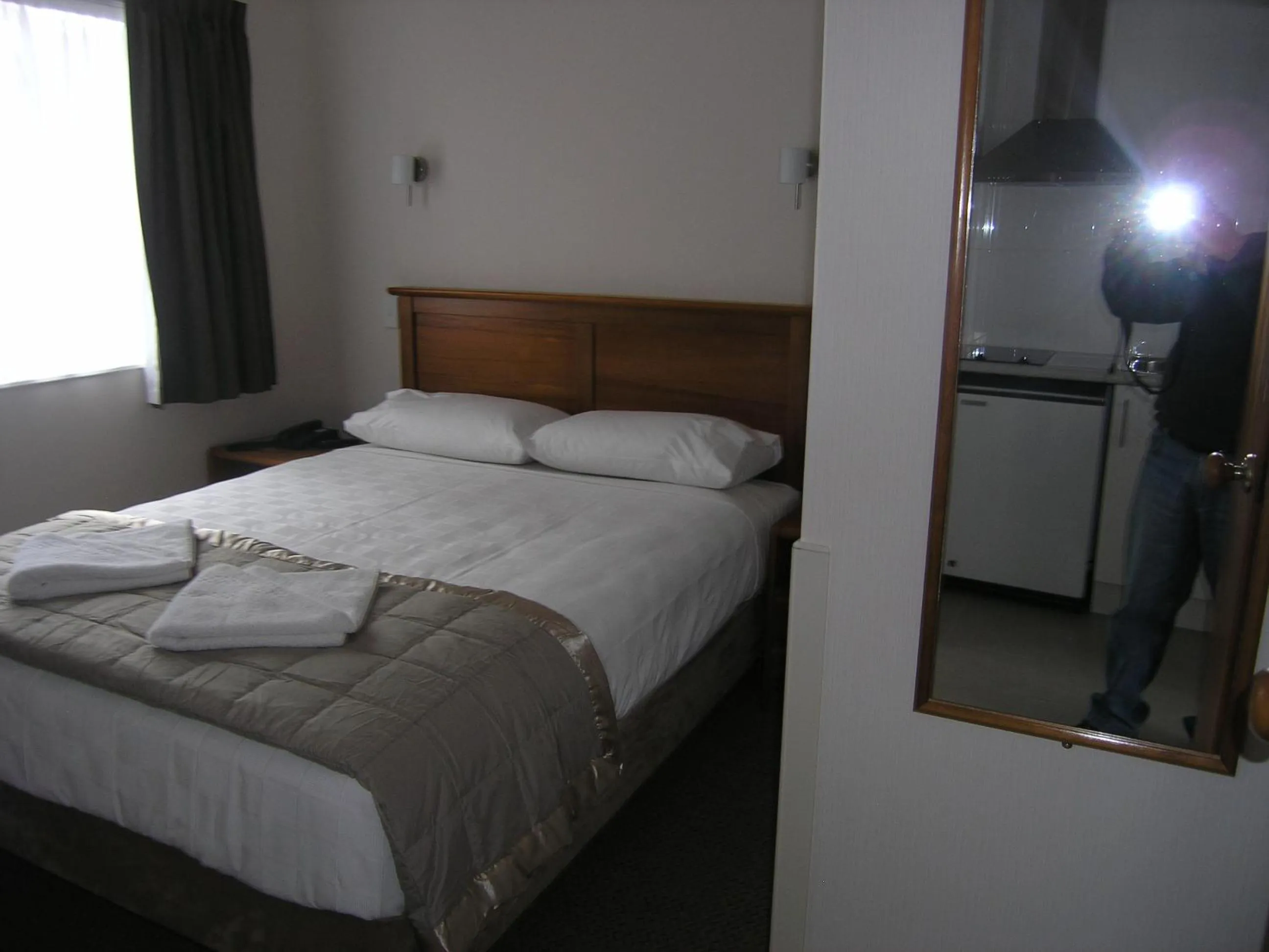 Bedroom, Bed in Bucket Tree Lodge