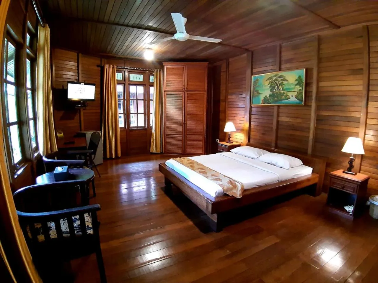 Photo of the whole room, Bed in Highland Resort & Nature Tours
