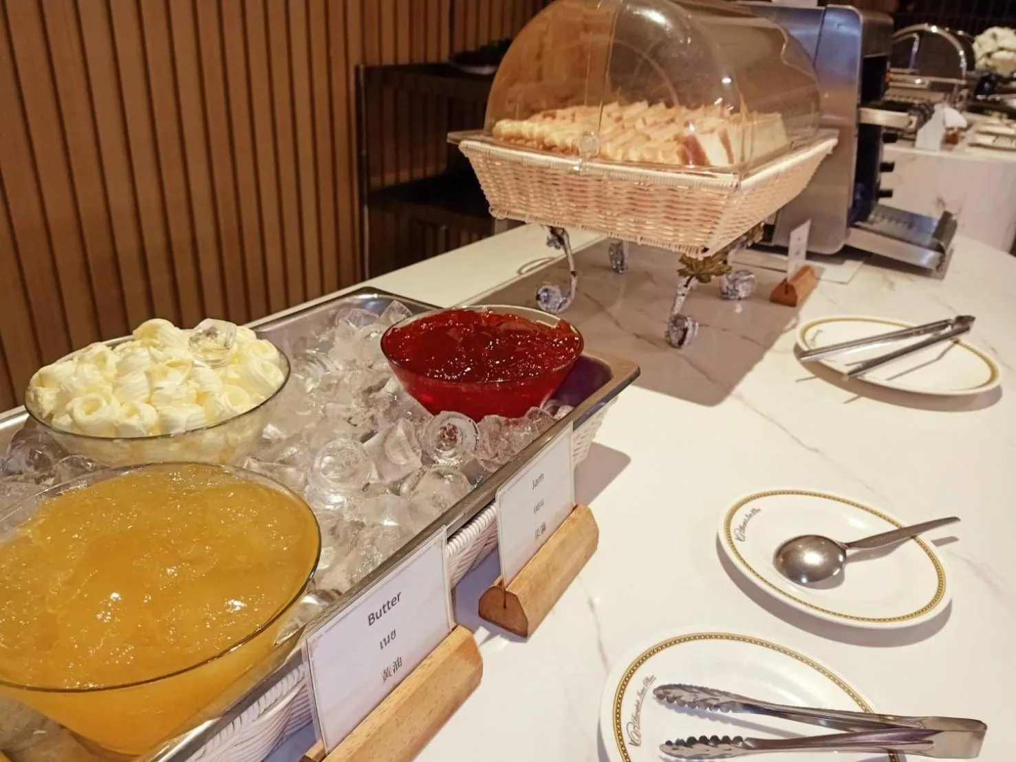 Restaurant/places to eat in Bangkok Inter Place