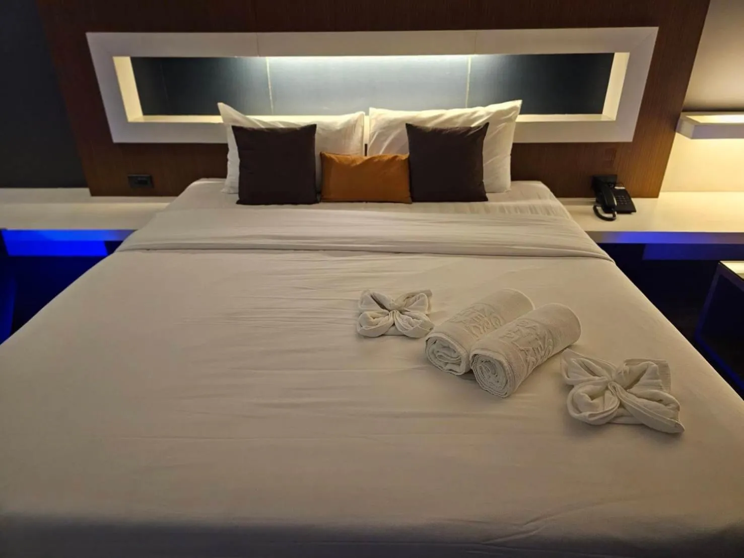 Bedroom, Bed in Bangkok Inter Place