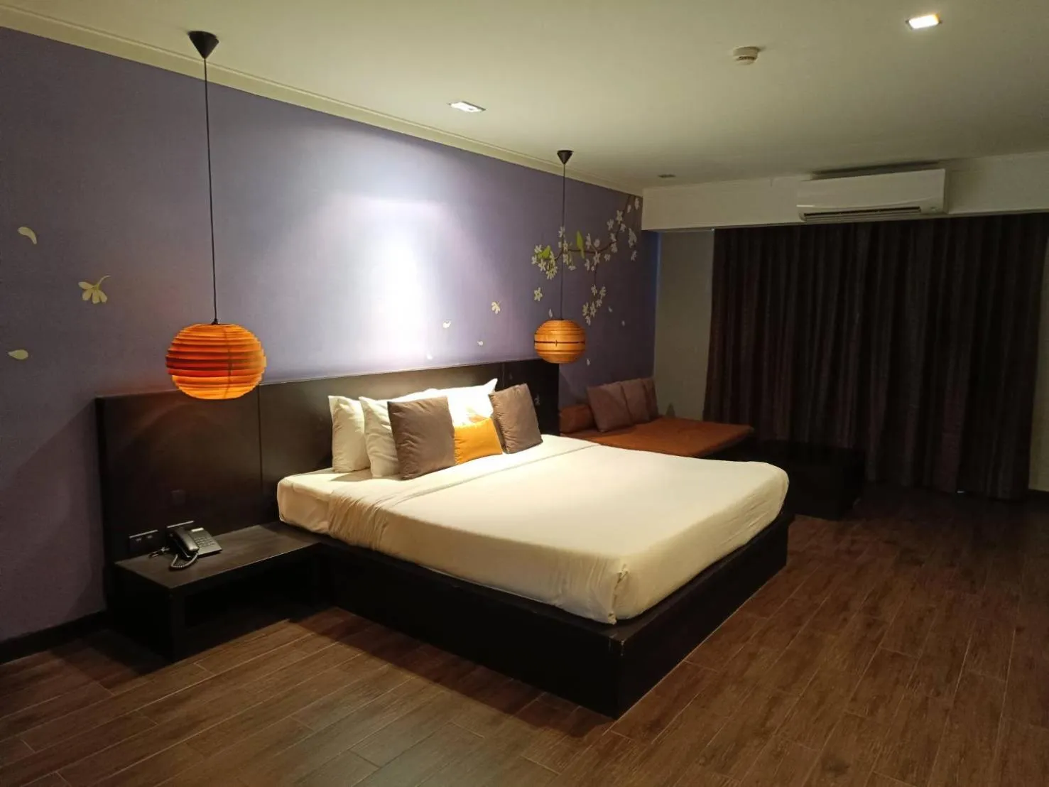 Bed in Bangkok Inter Place