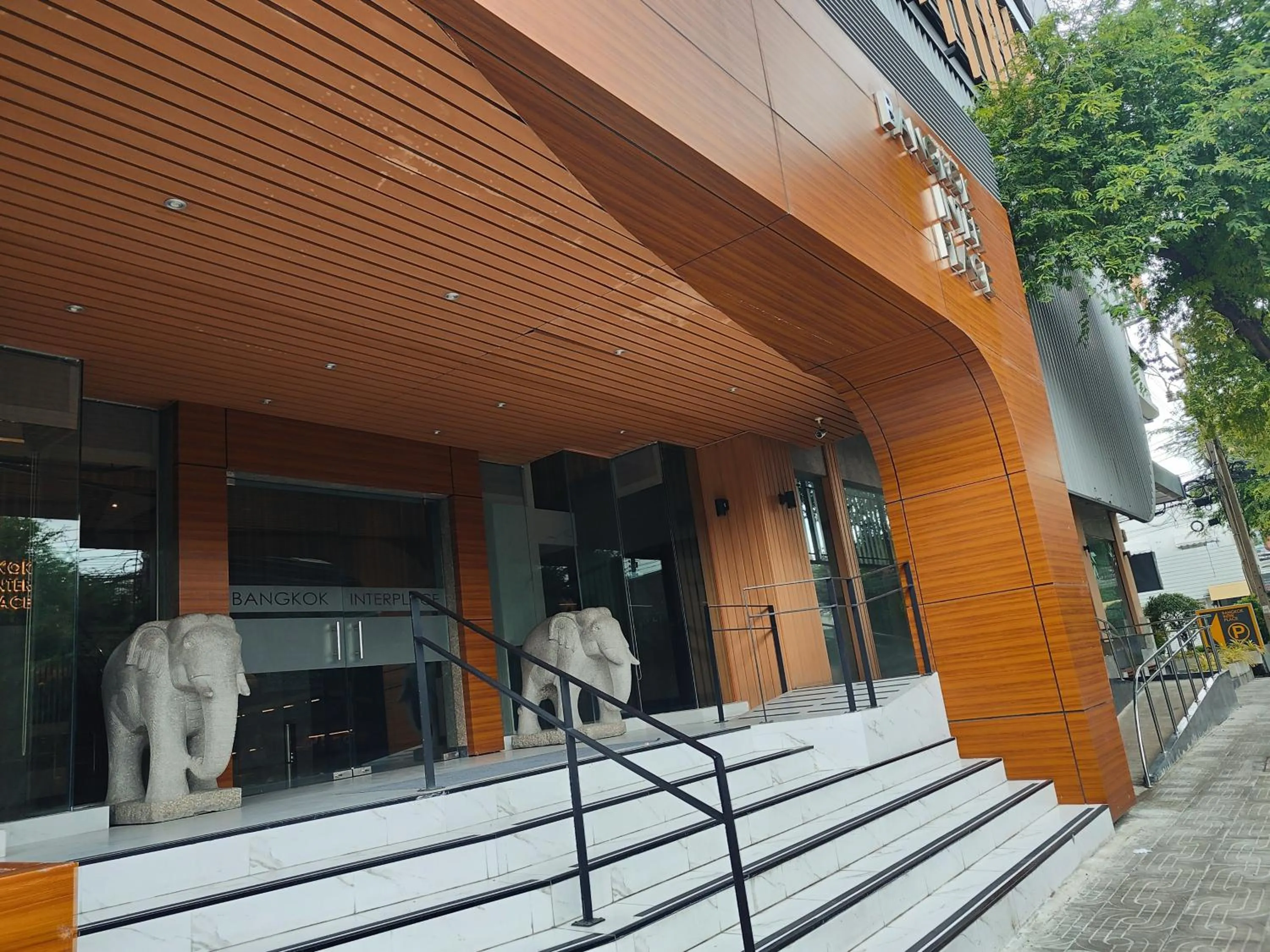 Facade/entrance in Bangkok Inter Place