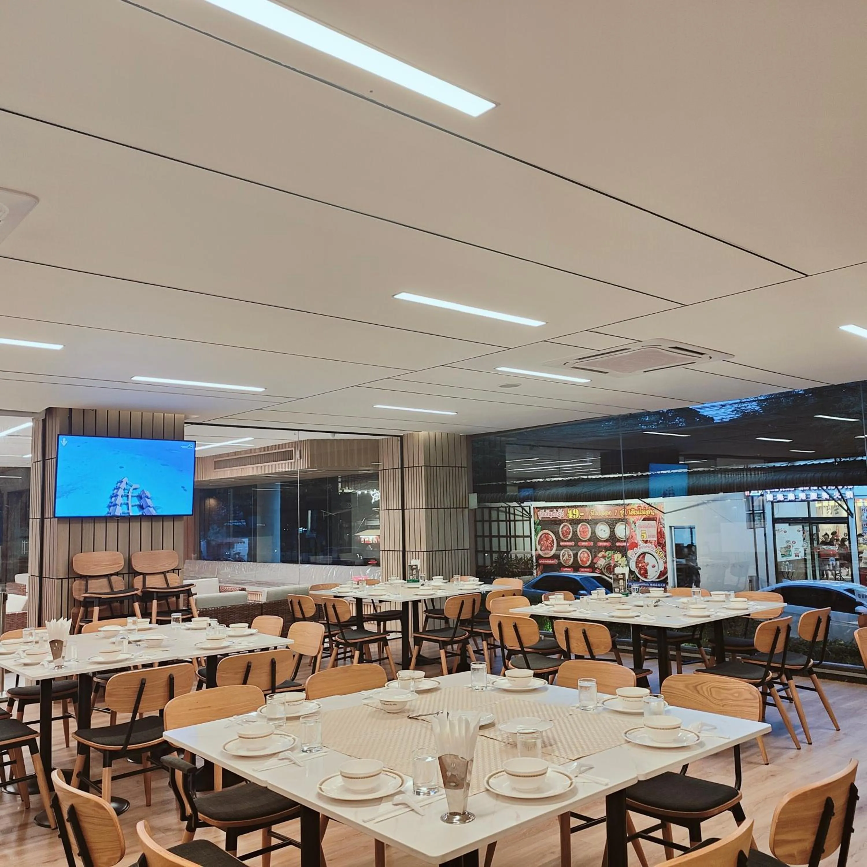 Communal lounge/ TV room in Bangkok Inter Place