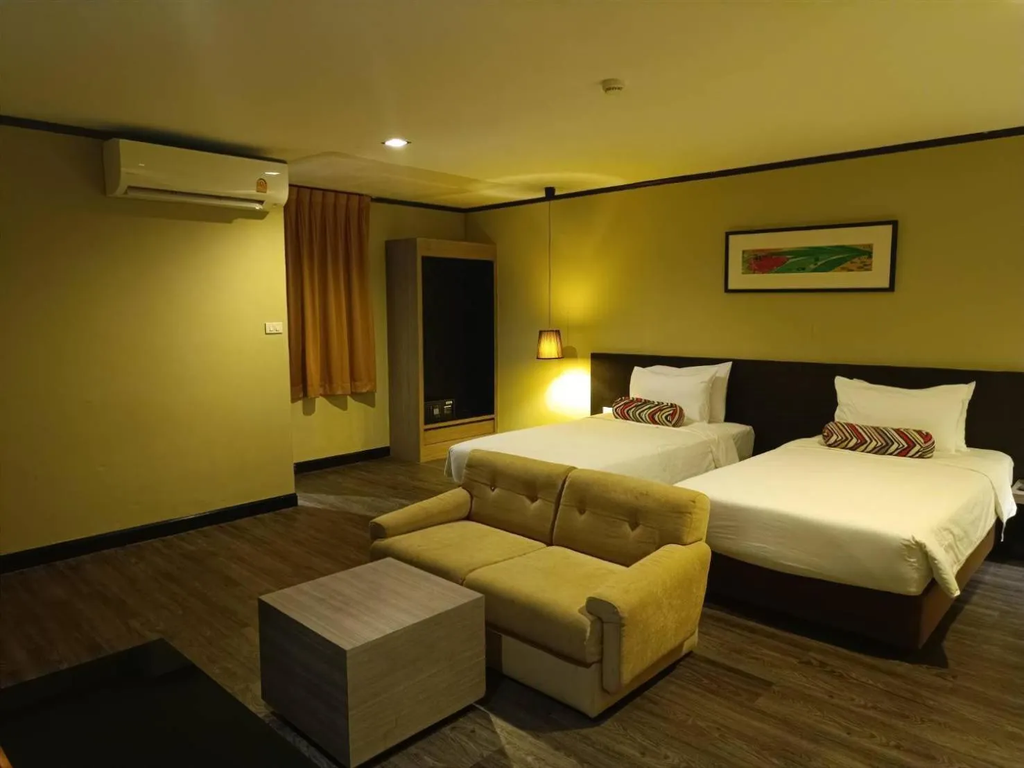 Bed in Bangkok Inter Place