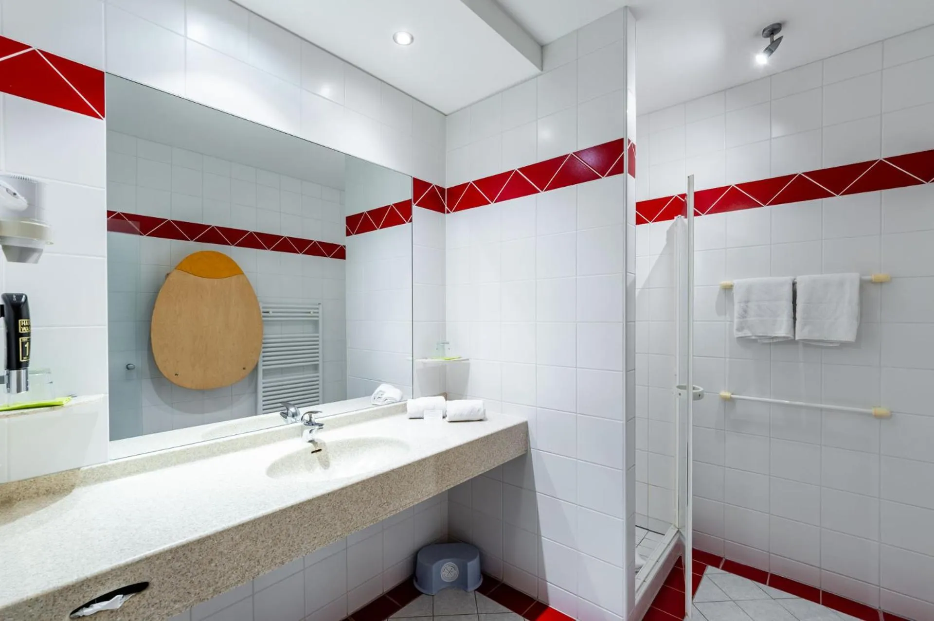 Shower in Hotel Xylophon - inklusive Thermeneintritte